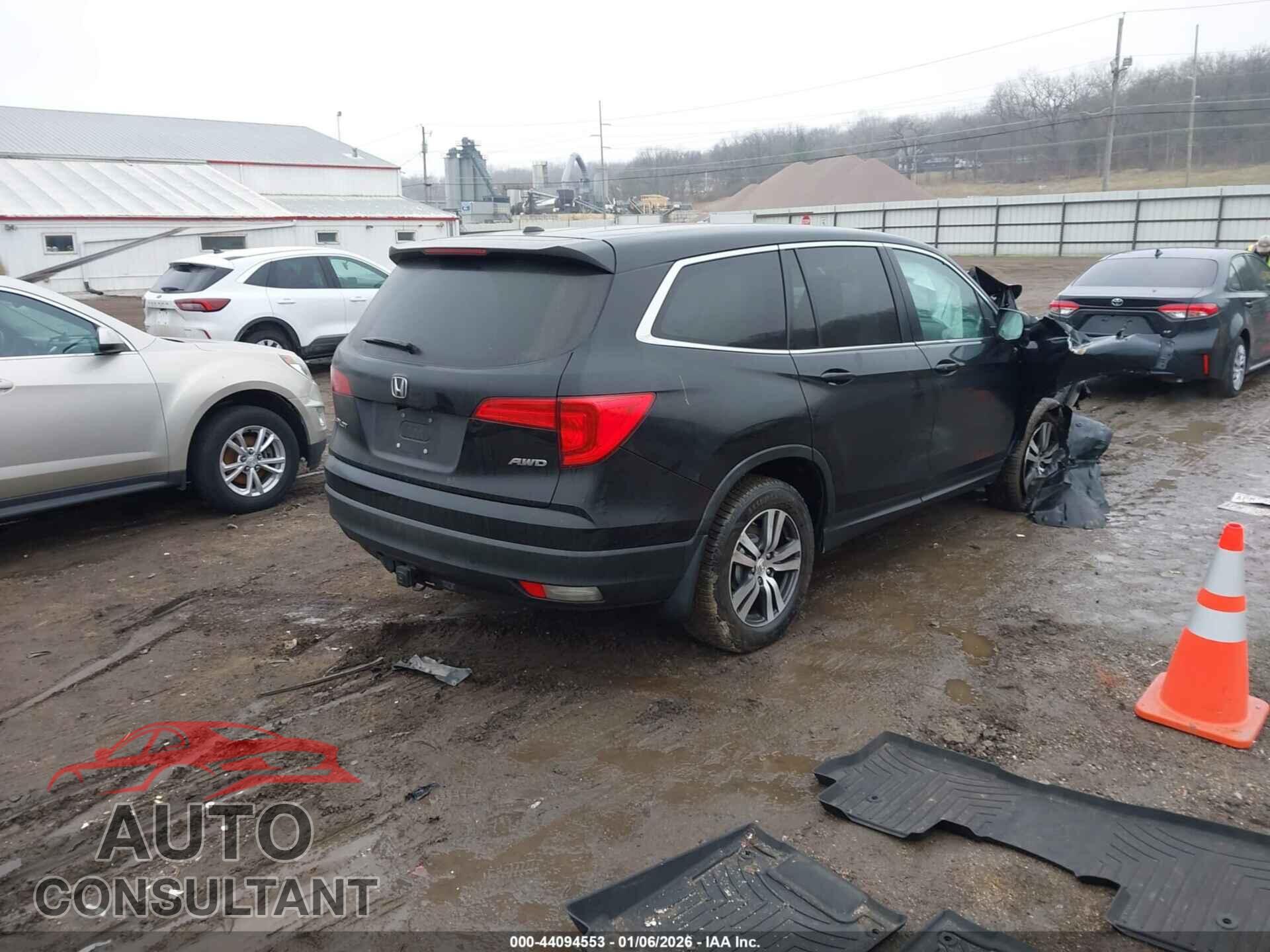 HONDA PILOT 2017 - 5FNYF6H76HB093982
