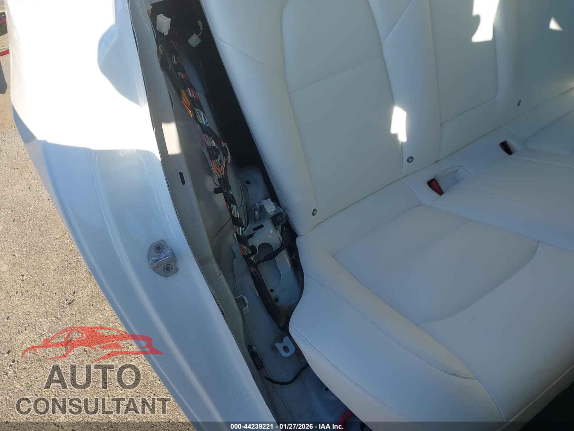 TESLA MODEL 3 2018 - 5YJ3E1EB4JF096703
