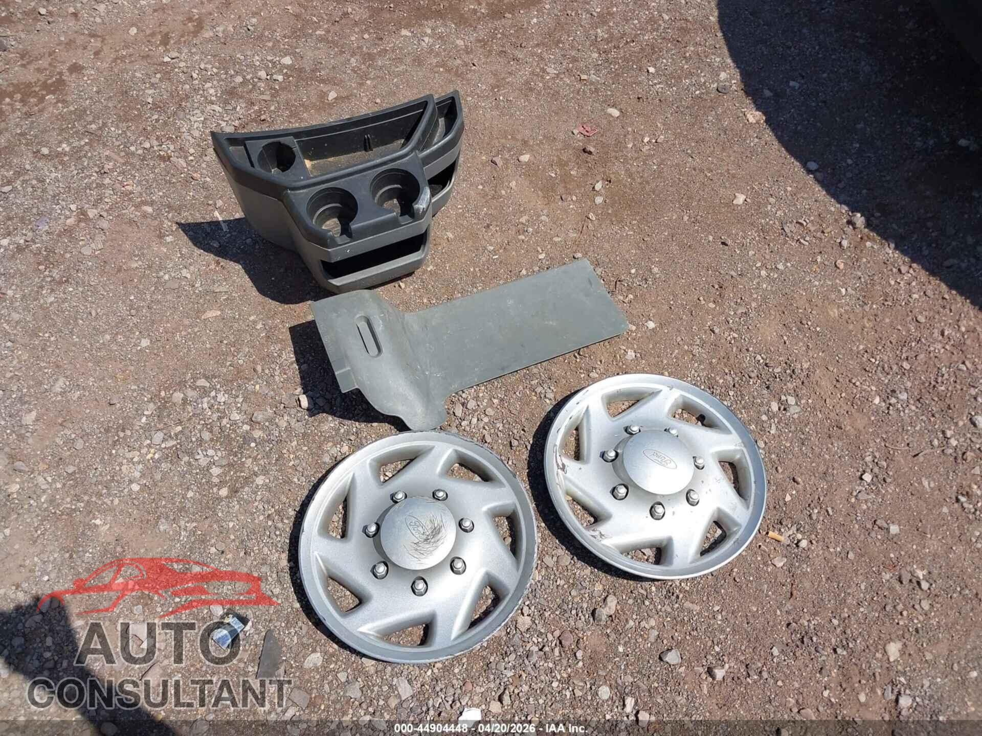 FORD E-350 SUPER DUTY 2012 - 1FBSS3BL2CDB20749