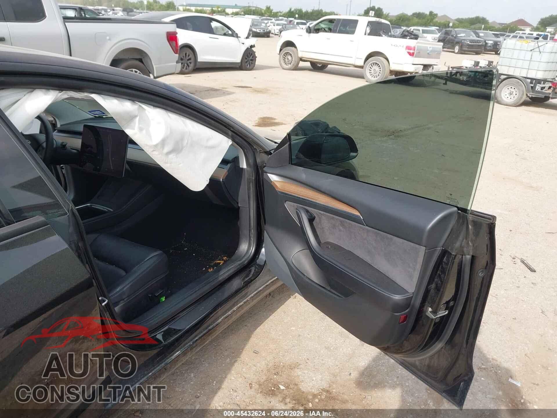 TESLA MODEL 3 2021 - 5YJ3E1EAXMF064348