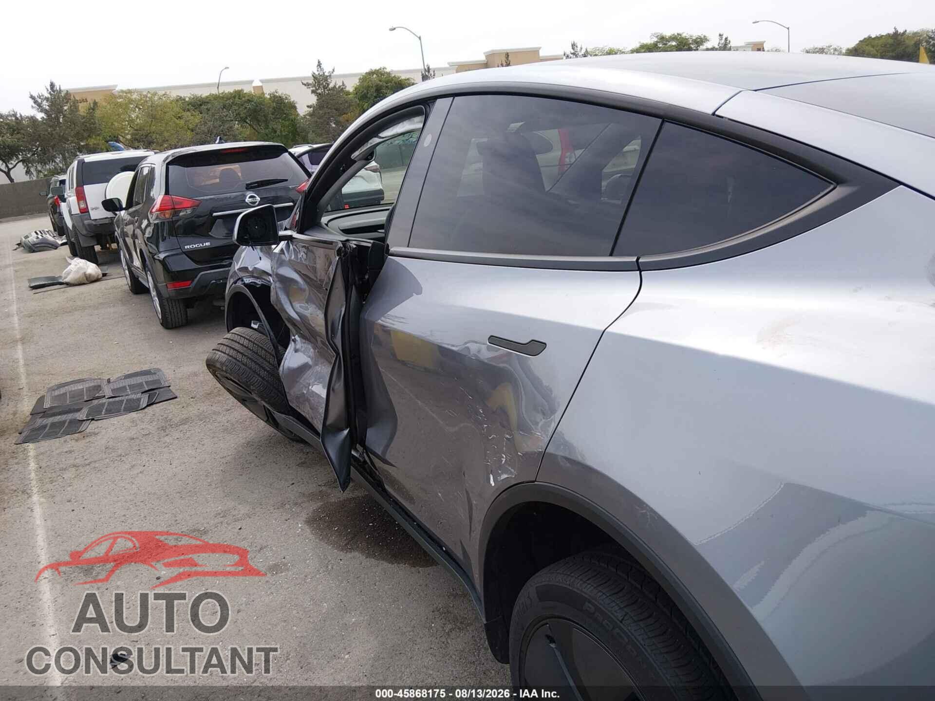 TESLA MODEL Y 2026 - 7SAYGDEE0TF450220