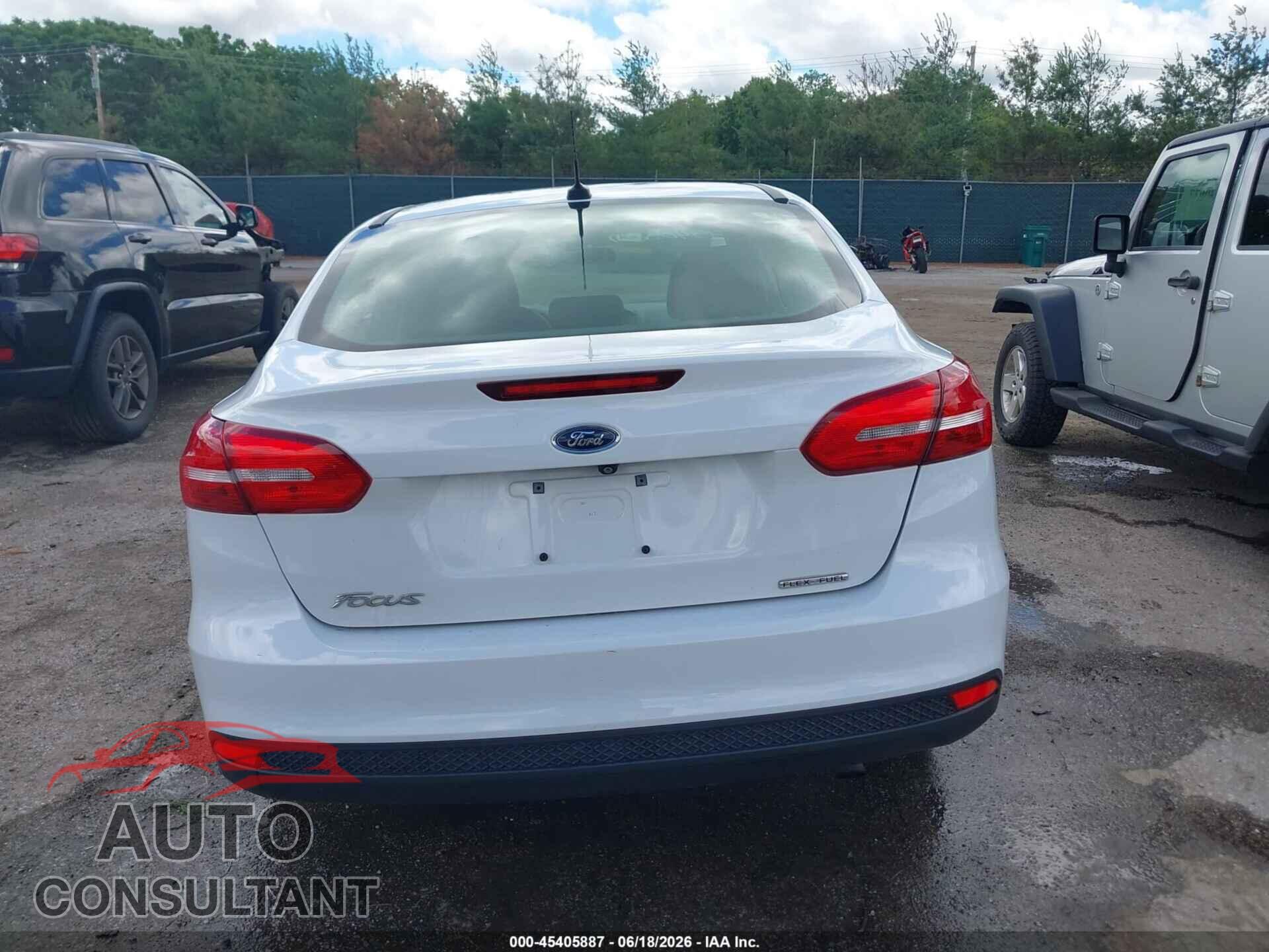 FORD FOCUS 2015 - 1FADP3E29FL323095