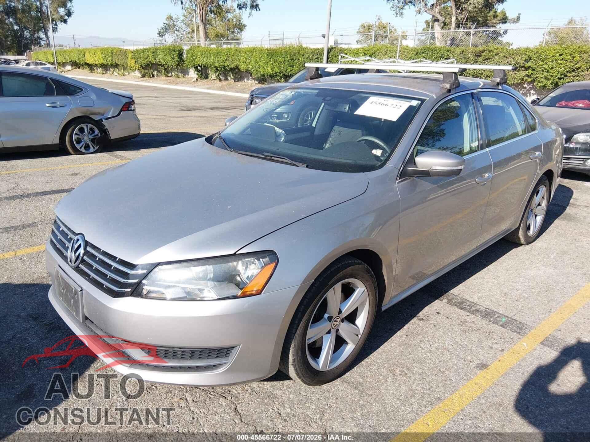 VOLKSWAGEN PASSAT 2013 - 1VWBP7A32DC061406