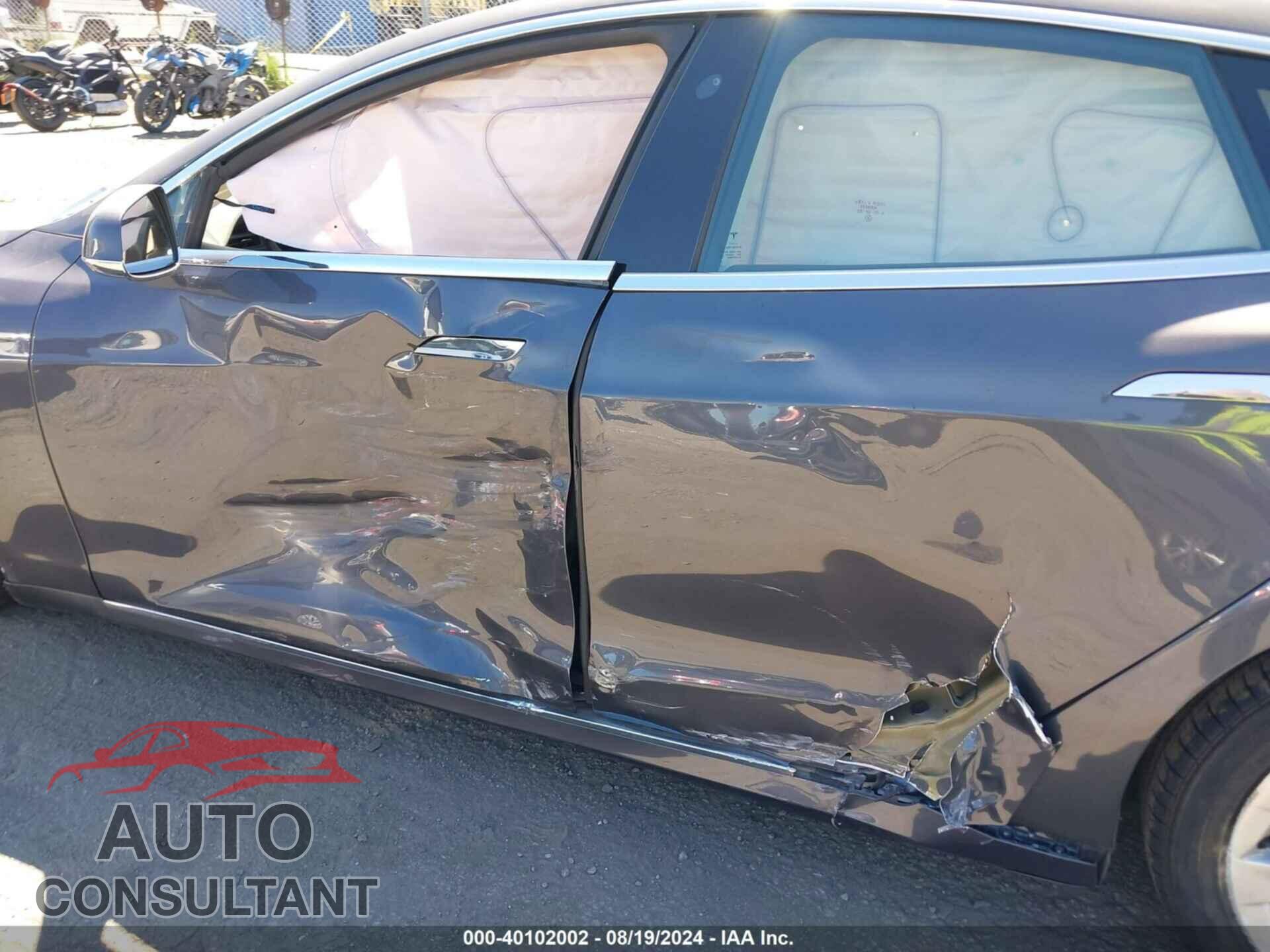TESLA MODEL S 2018 - 5YJSA1E25JF291121
