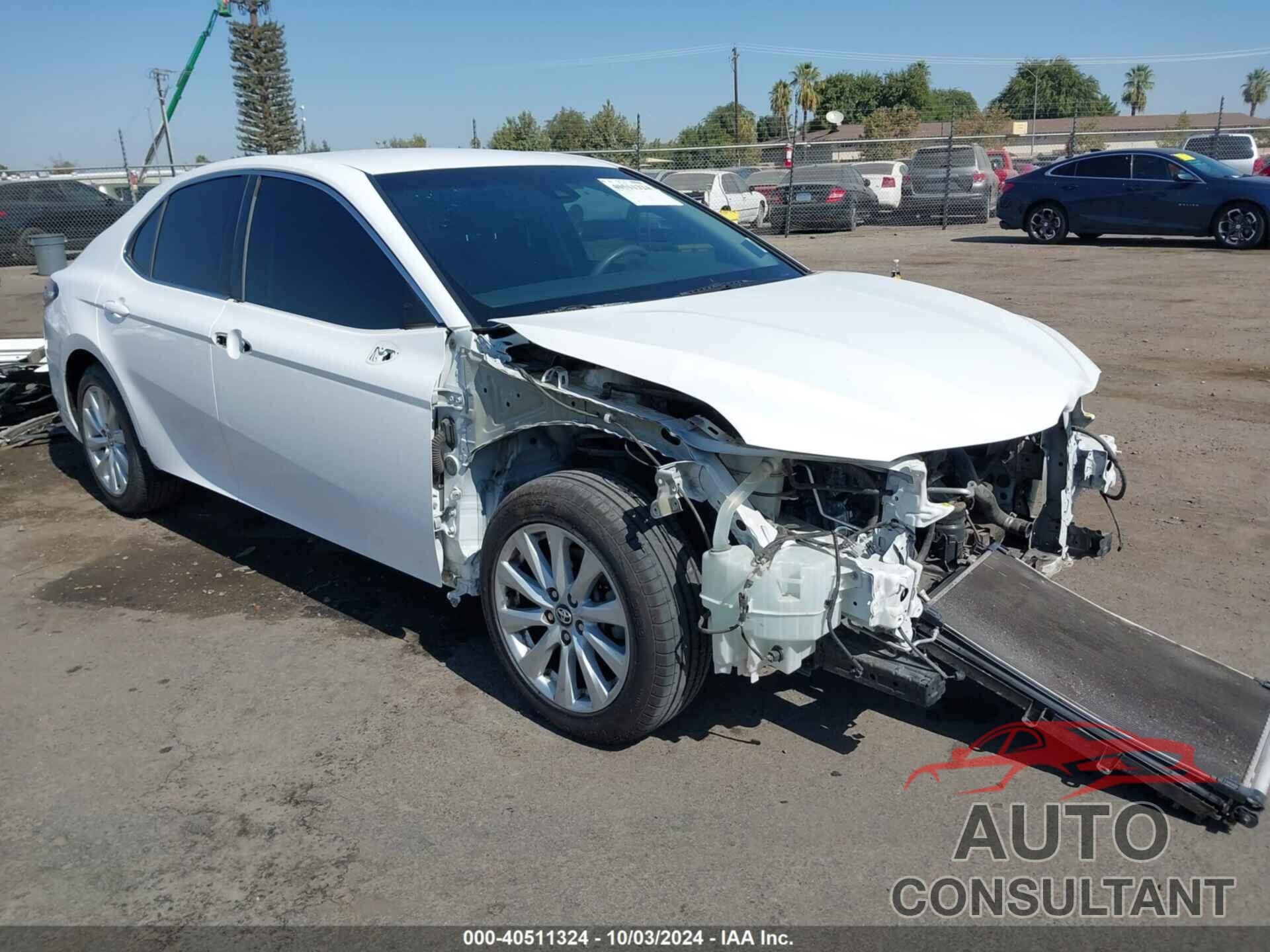 TOYOTA CAMRY 2018 - 4T1B11HK8JU073687