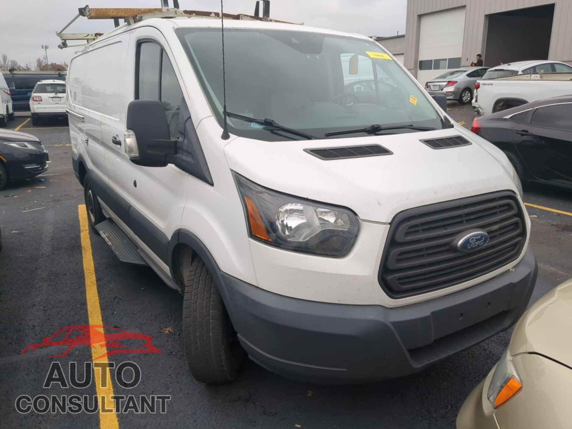 FORD TRANSIT 2017 - 1FTYR1YM5HKB43595