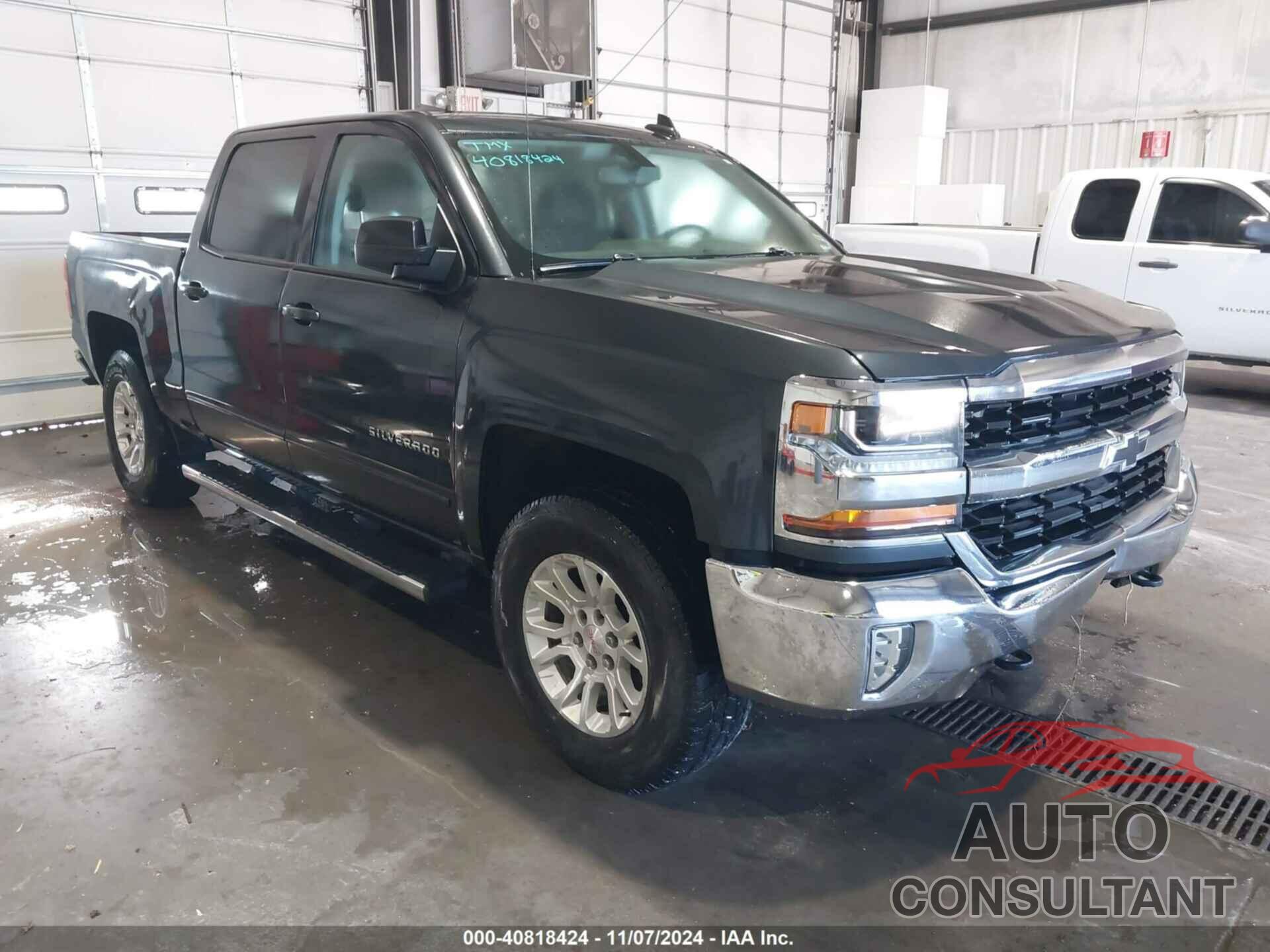 CHEVROLET SILVERADO 1500 2018 - 3GCUKREC8JG410027