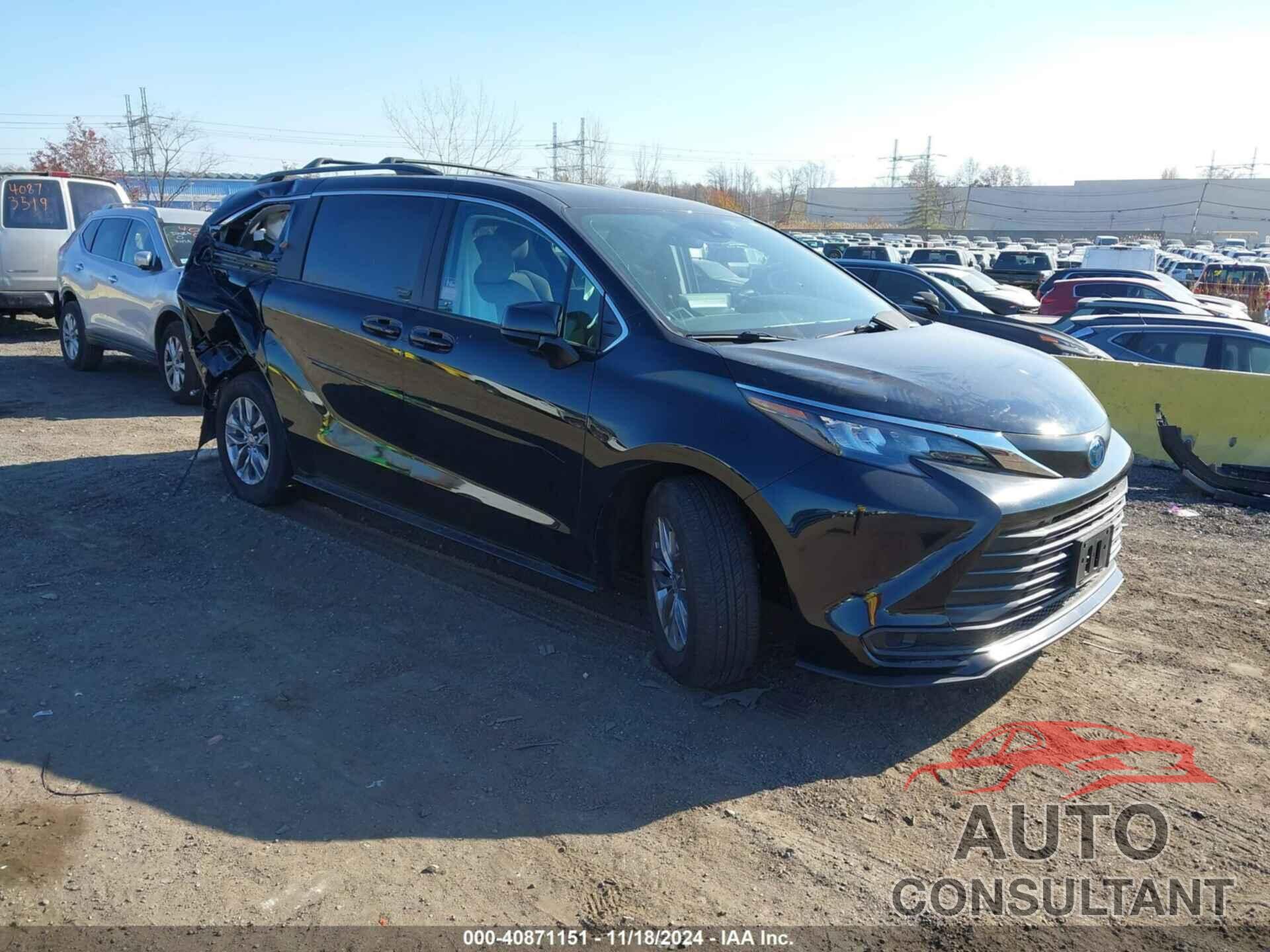 TOYOTA SIENNA 2024 - 5TDKSKFC7RS143246