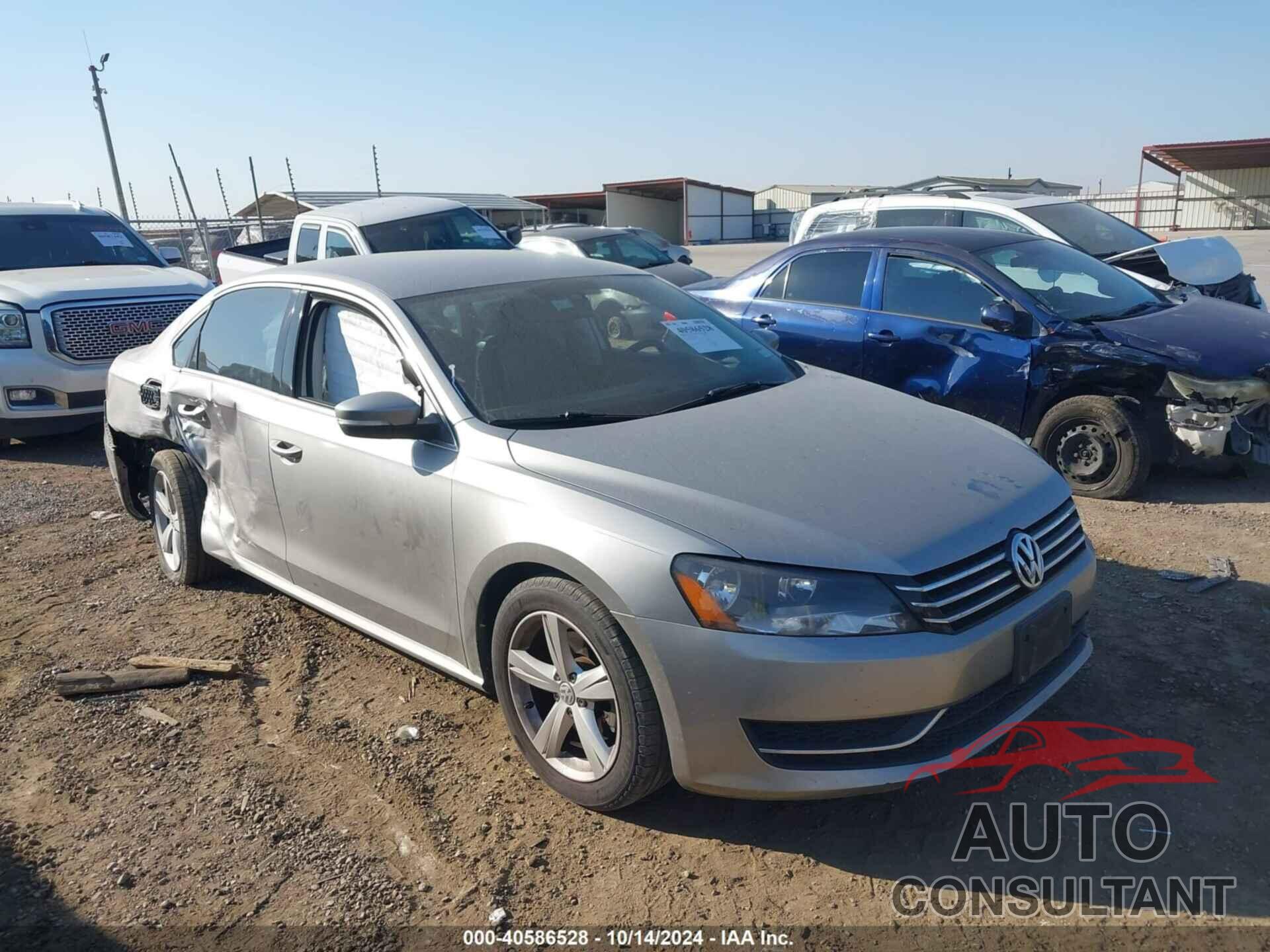 VOLKSWAGEN PASSAT 2013 - 1VWBH7A33DC121660