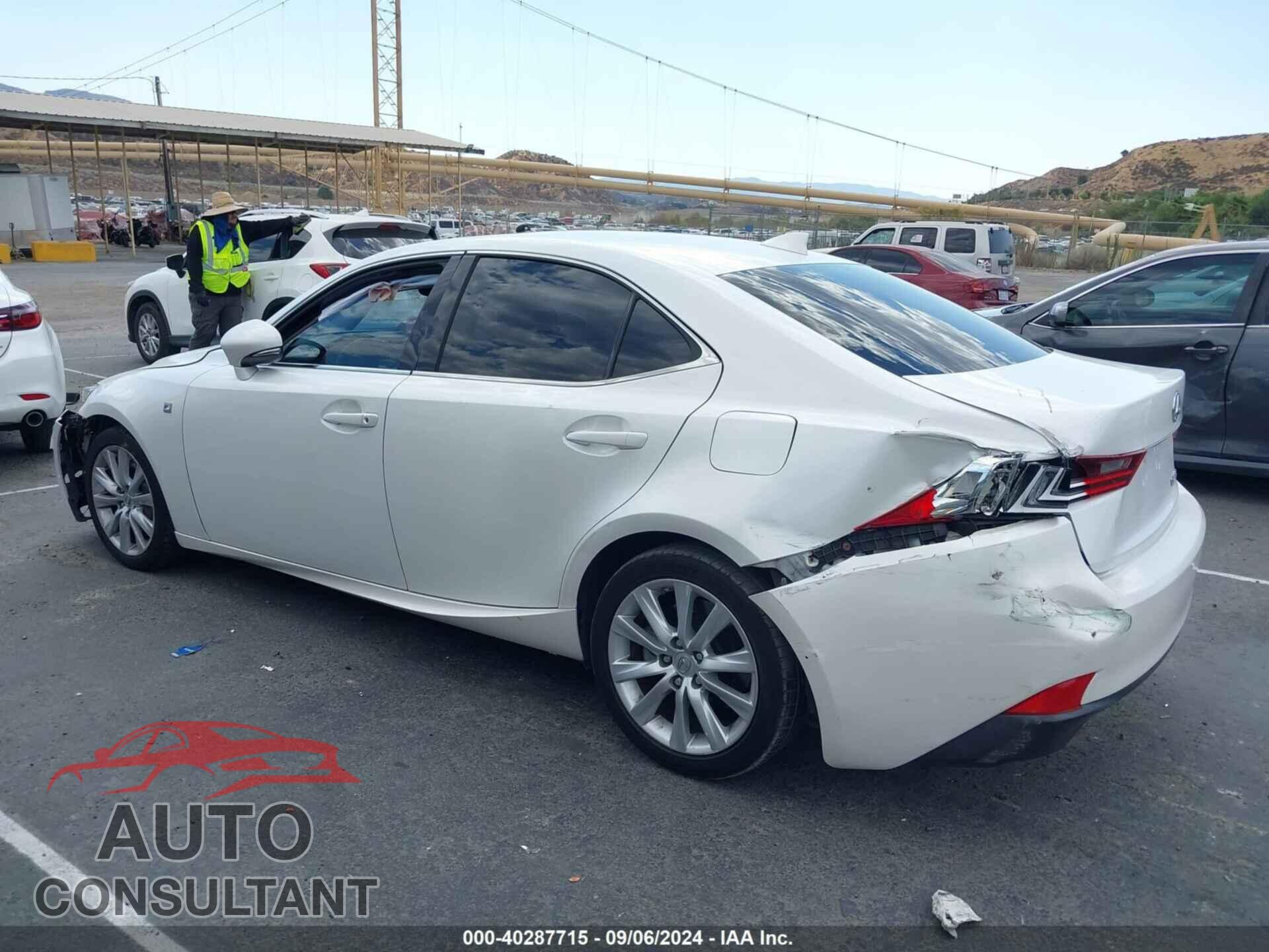 LEXUS IS 200T 2016 - JTHBA1D28G5032617