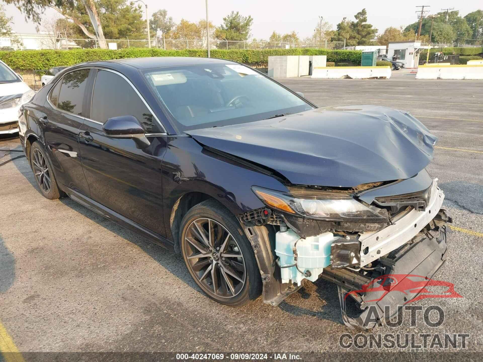 TOYOTA CAMRY 2021 - 4T1G11AK2MU452415