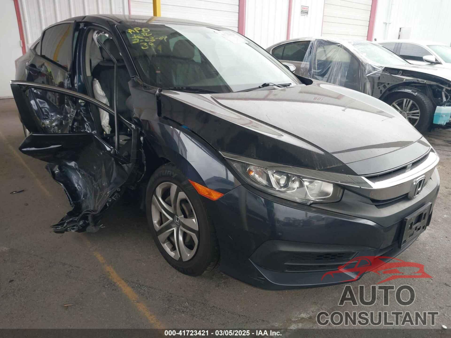 HONDA CIVIC 2018 - 2HGFC2E57JH604967