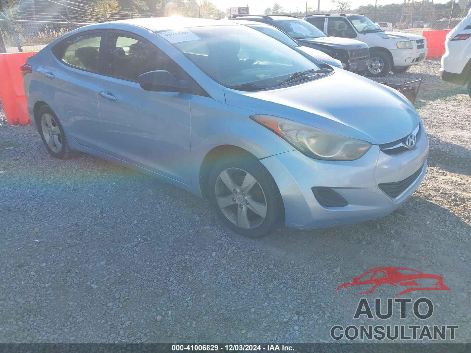 HYUNDAI ELANTRA 2011 - KMHDH4AE3BU090246