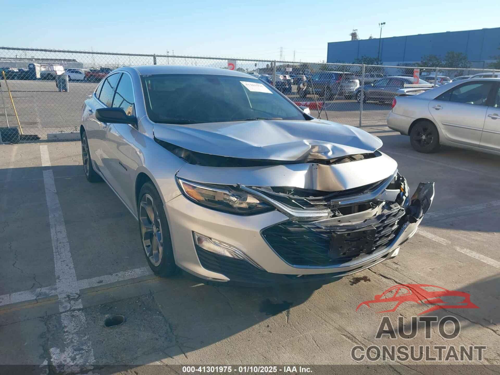 CHEVROLET MALIBU 2019 - 1G1ZG5ST5KF218726