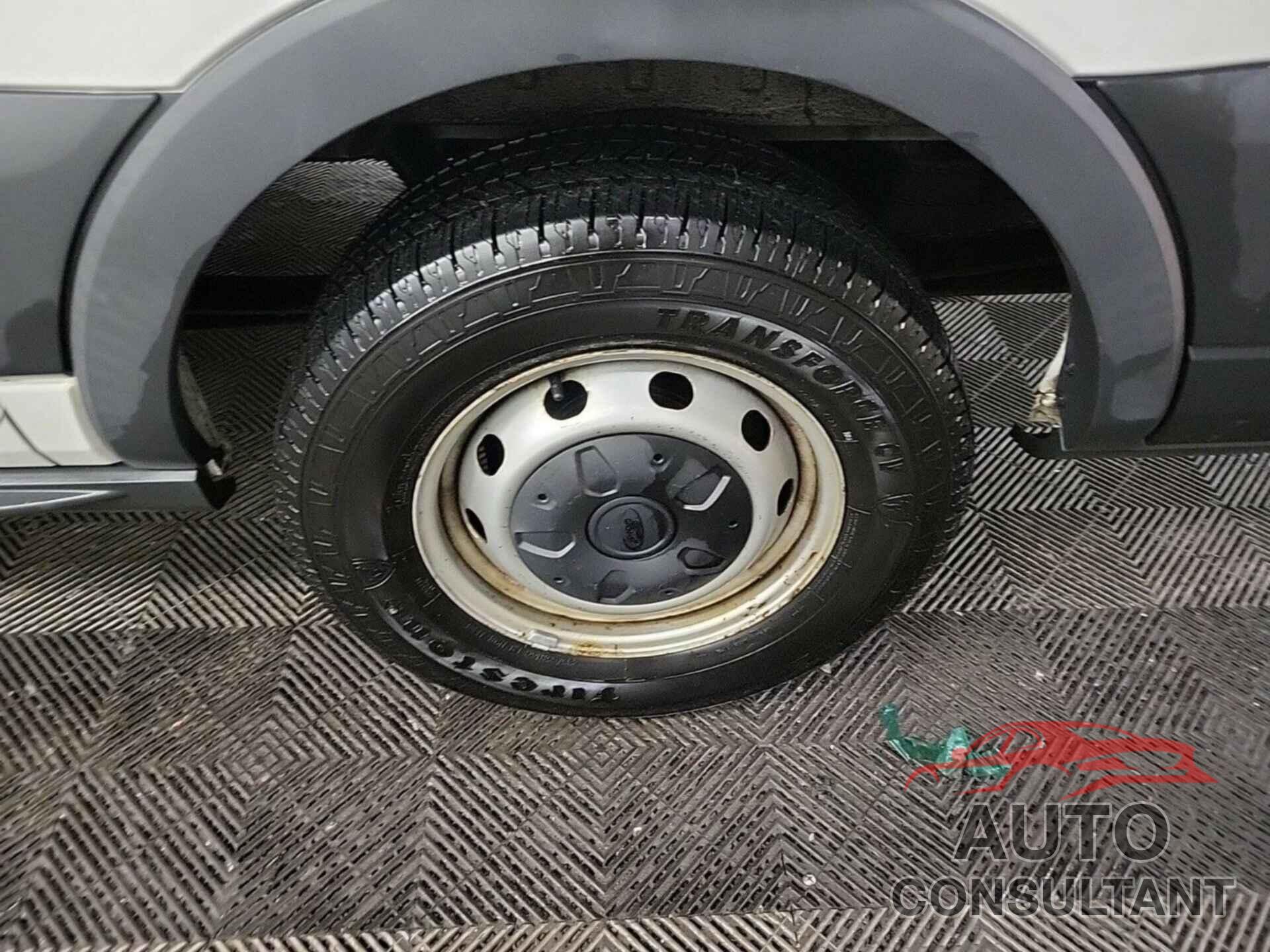 FORD TRANSIT-150 2017 - 1FTYE1YM3HKA82520