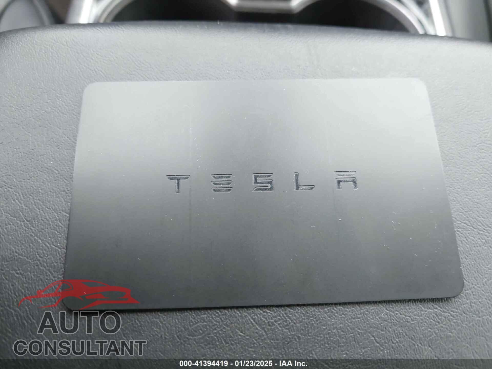 TESLA MODEL 3 2020 - 5YJ3E1EA5LF660840