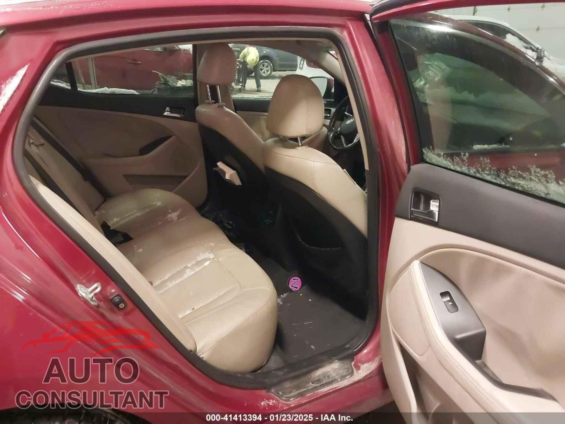 KIA OPTIMA 2011 - KNAGN4A73B5077080