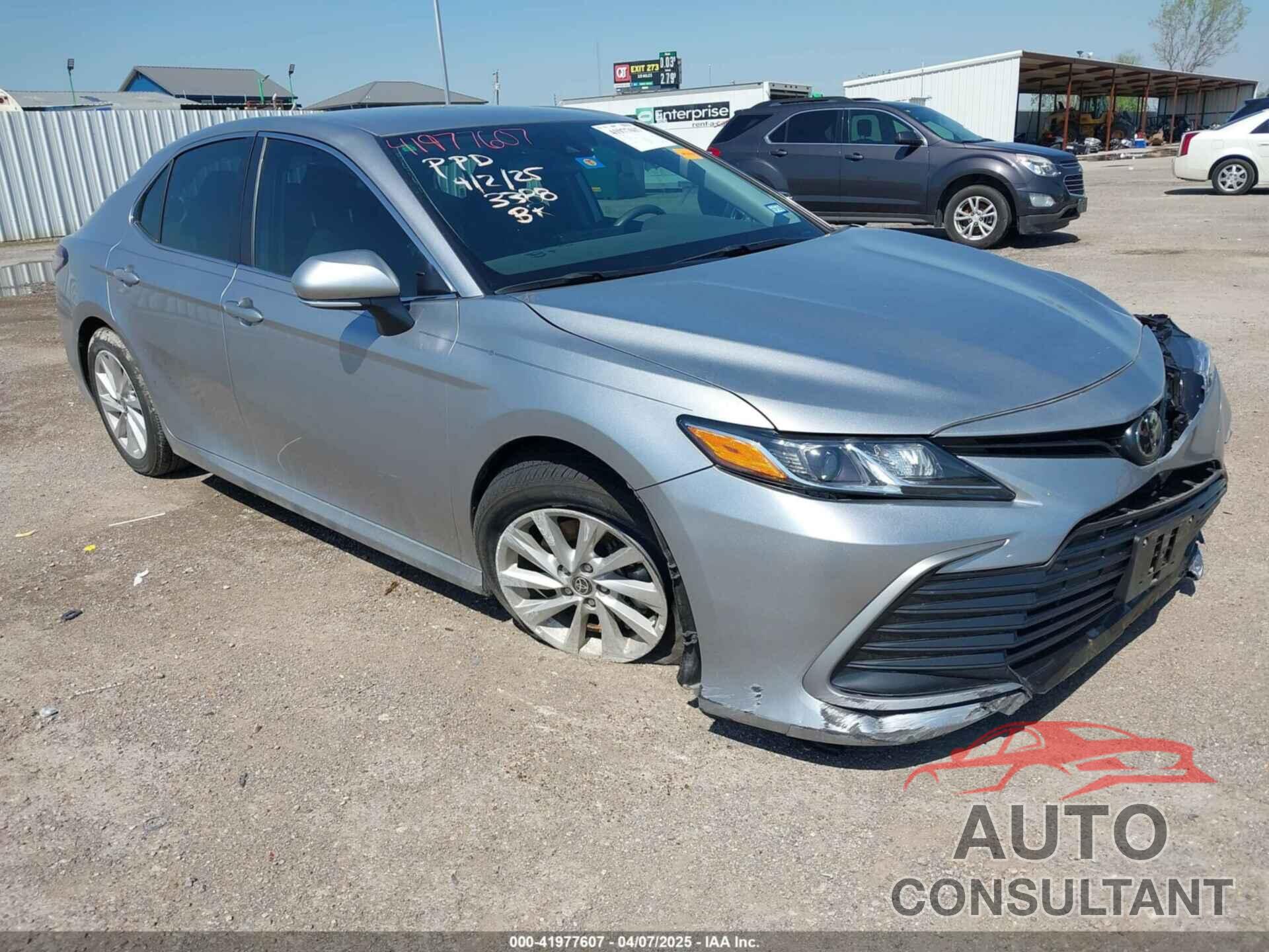 TOYOTA CAMRY 2024 - 4T1R11AKXRU883388
