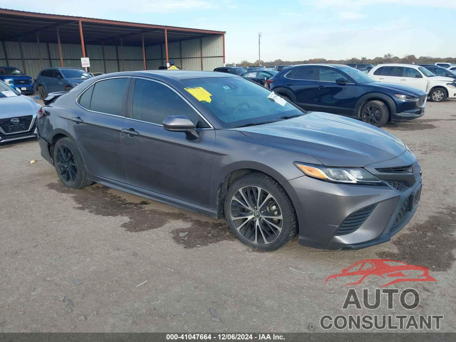 TOYOTA CAMRY 2018 - 4T1B11HK8JU068215