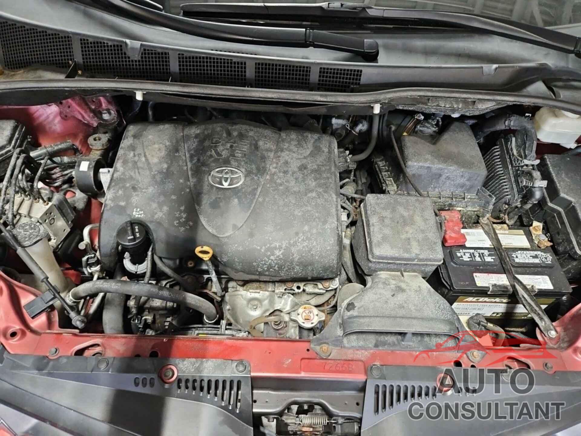 TOYOTA SIENNA 2019 - 5TDZZ3DC5KS016858