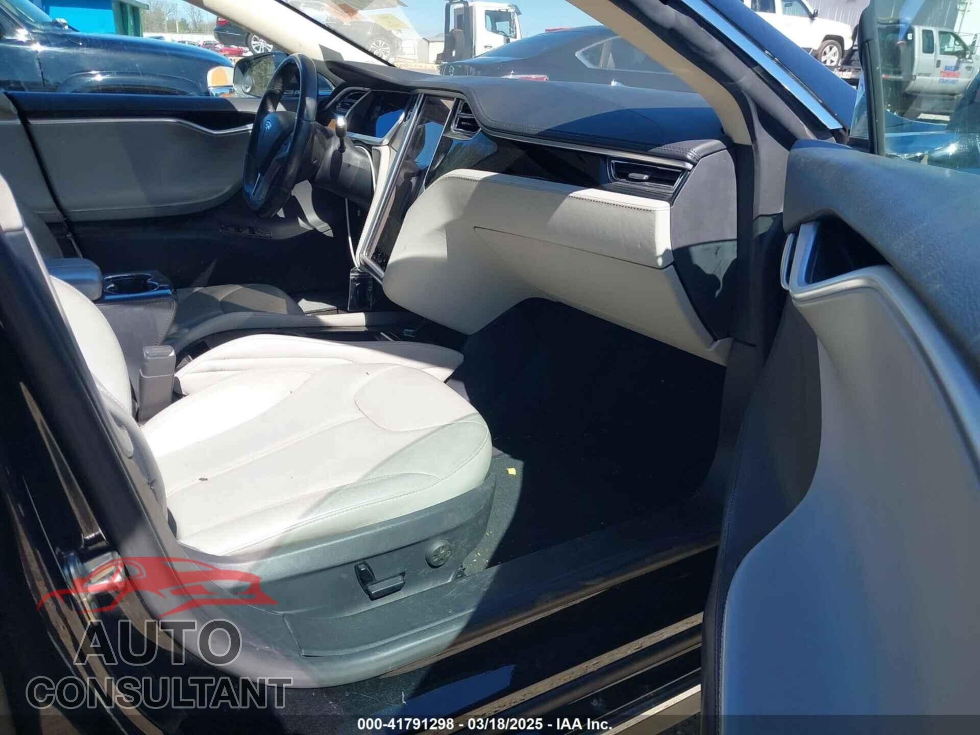 TESLA MODEL S 2012 - 5YJSA1CN1CFP03101