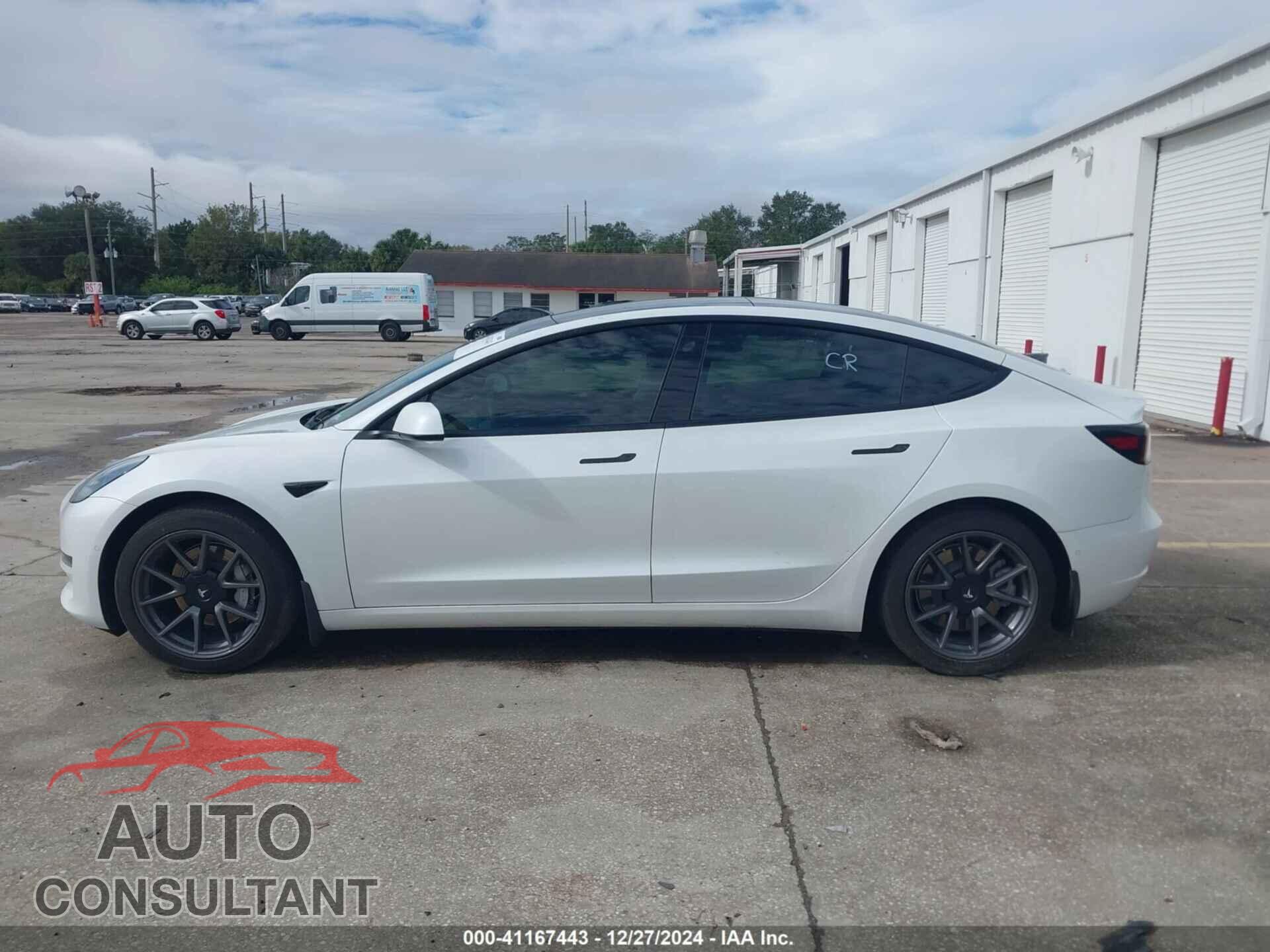 TESLA MODEL 3 2021 - 5YJ3E1EA9MF861058