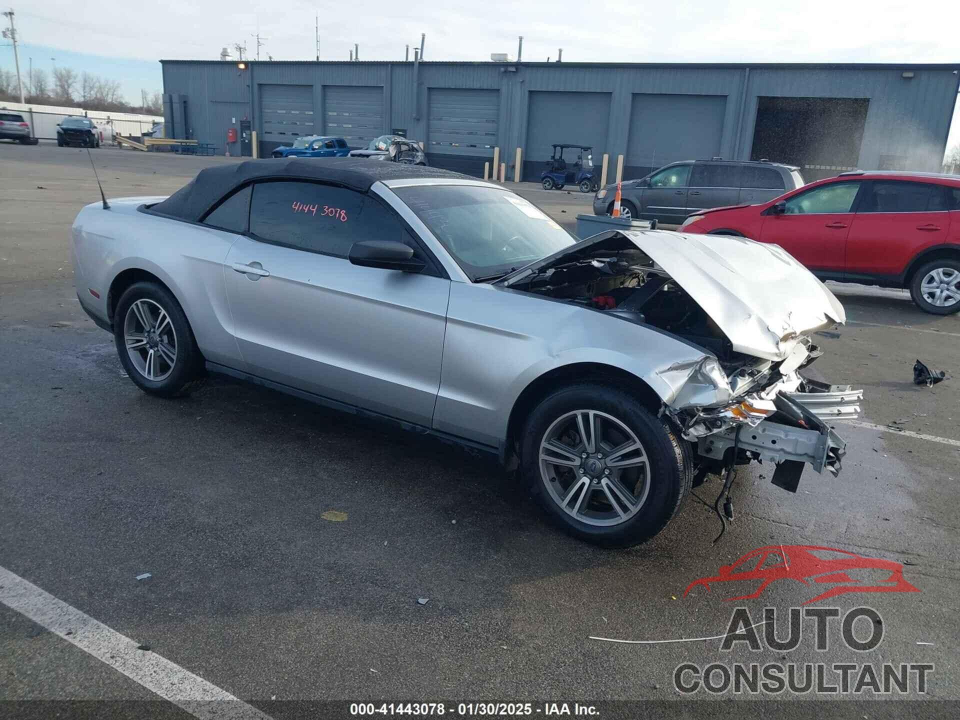 FORD MUSTANG 2011 - 1ZVBP8EM7B5124543
