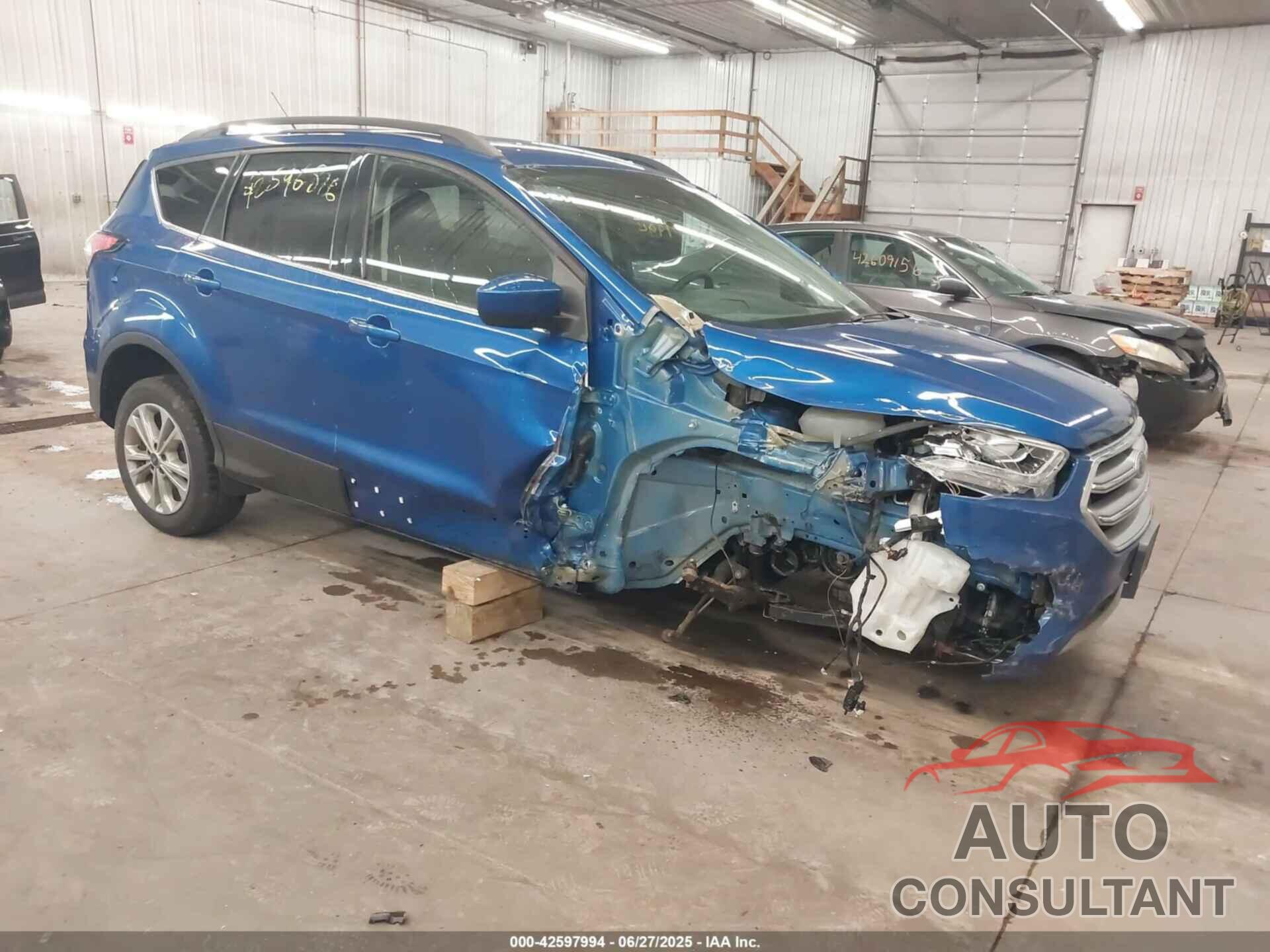 FORD ESCAPE 2017 - 1FMCU0GD2HUC10979