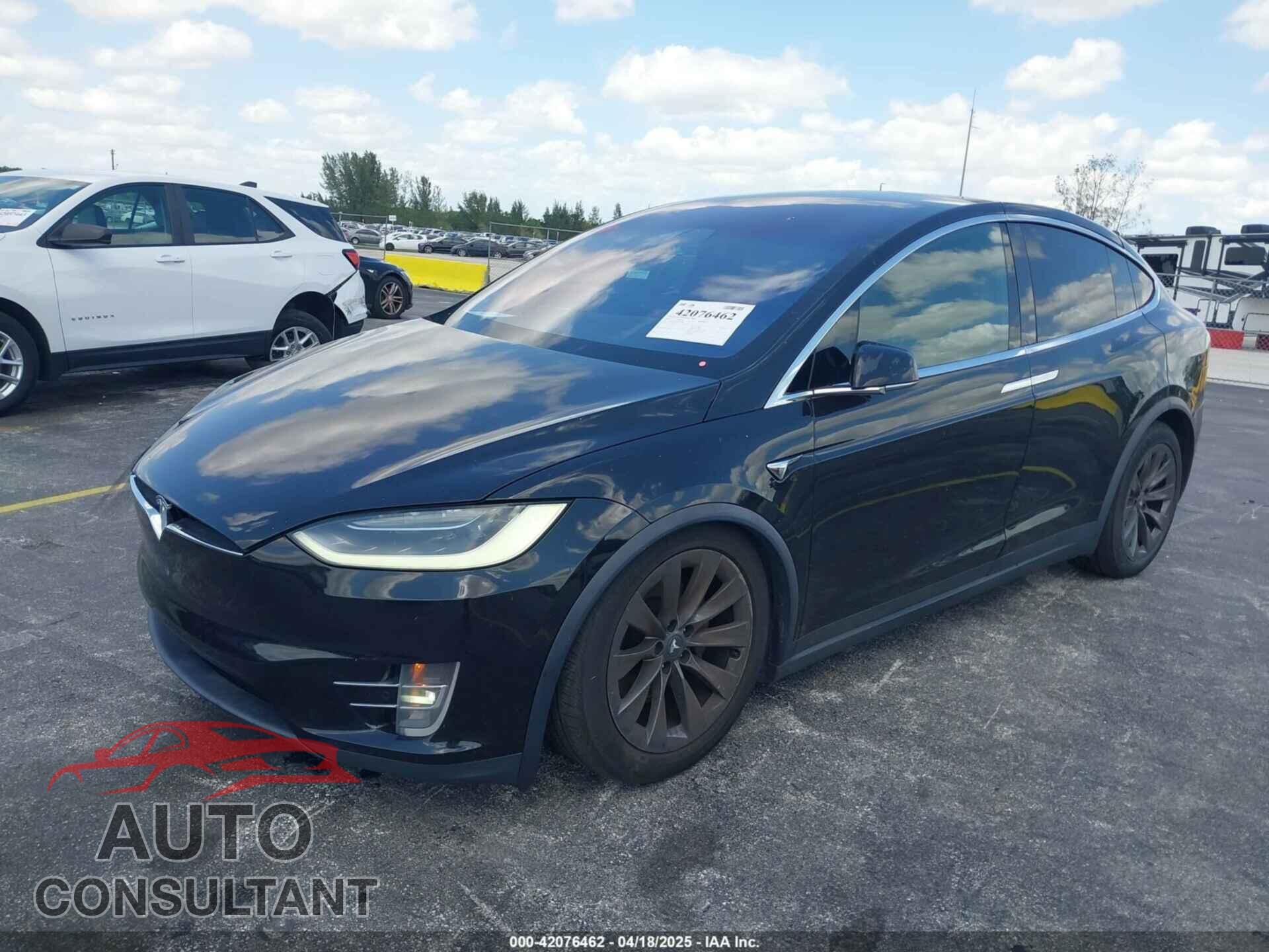TESLA MODEL X 2017 - 5YJXCBE21HF054898