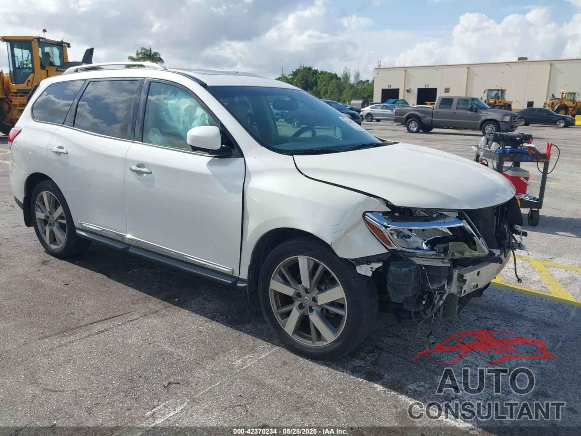 NISSAN PATHFINDER 2015 - 5N1AR2MN0FC621947