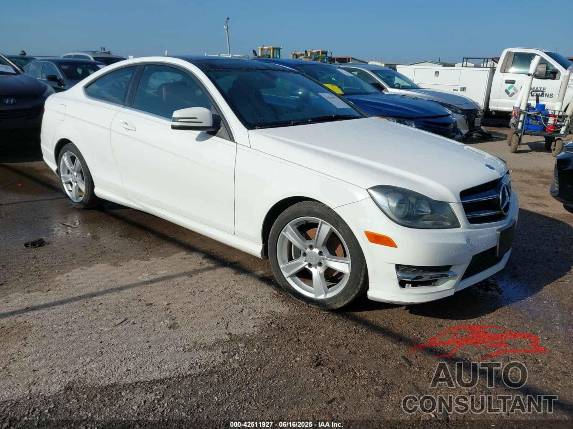 MERCEDES-BENZ C 250 2014 - WDDGJ4HB2EG292411