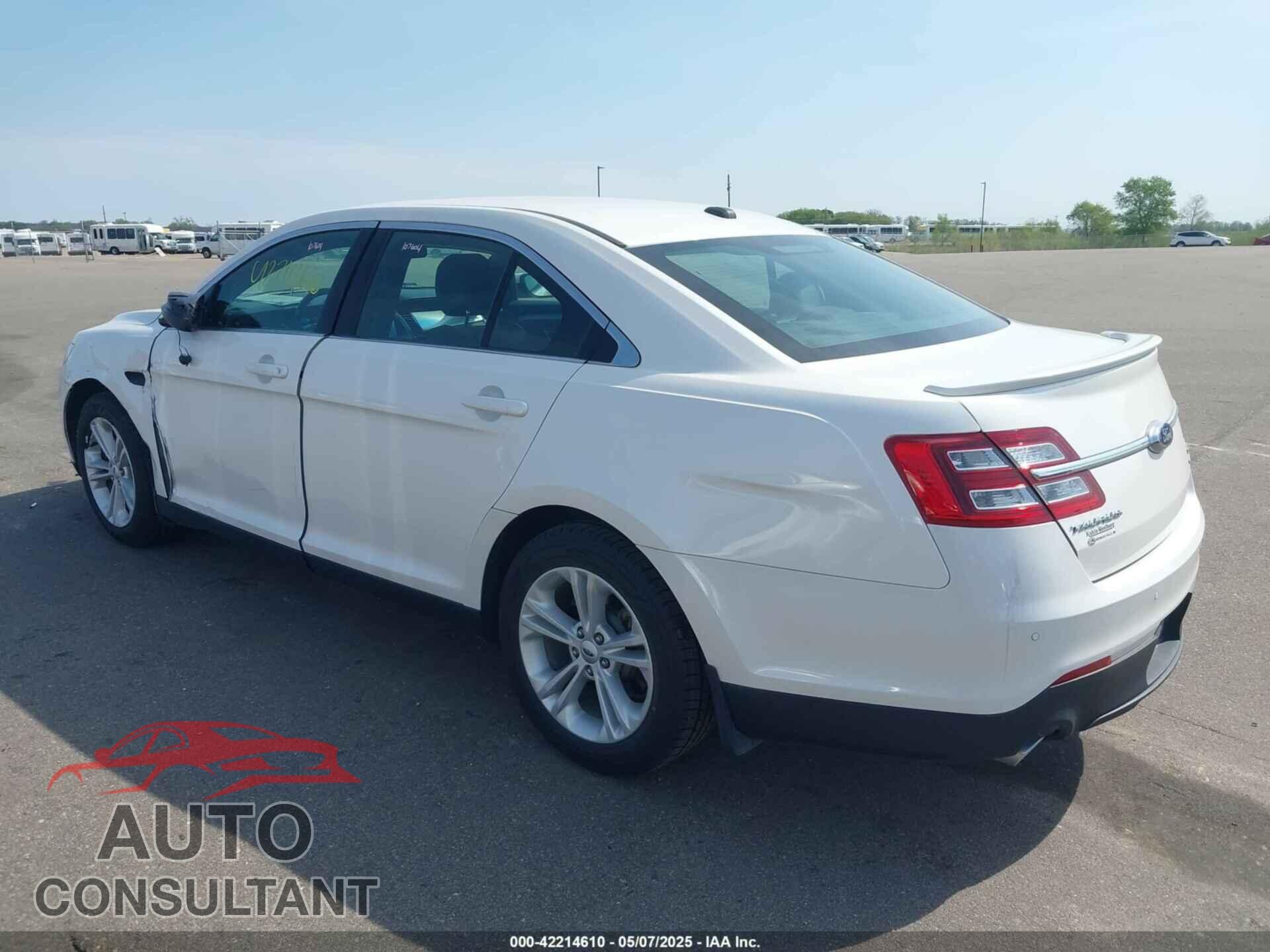 FORD TAURUS 2015 - 1FAHP2E80FG177856
