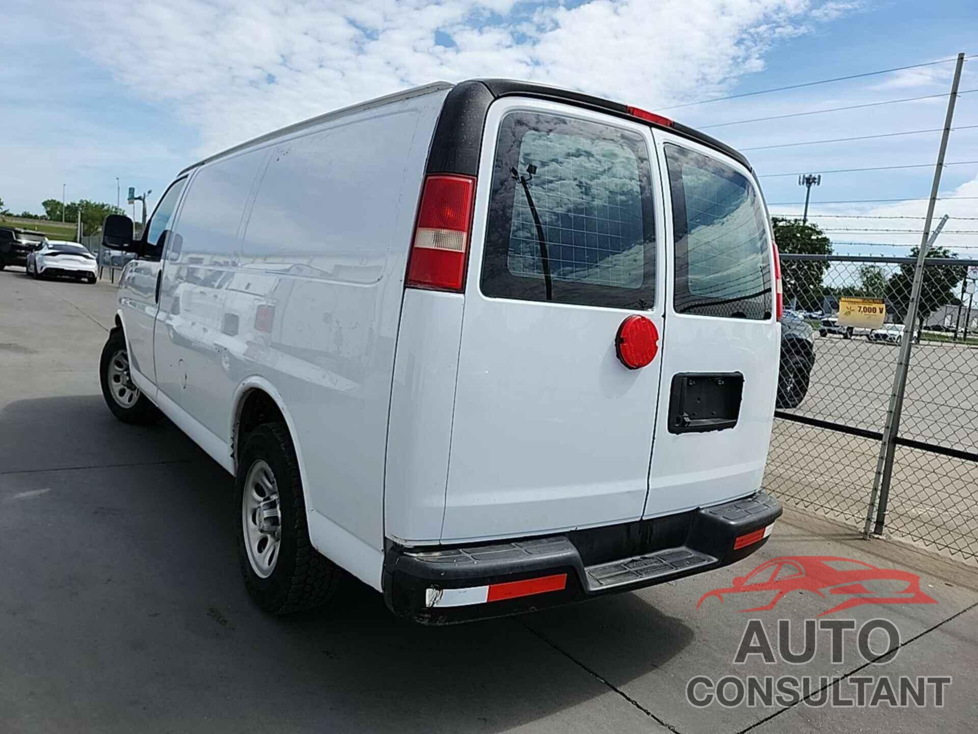 CHEVROLET EXPRESS G1500 2014 - 1GCSGAFX7E1154575