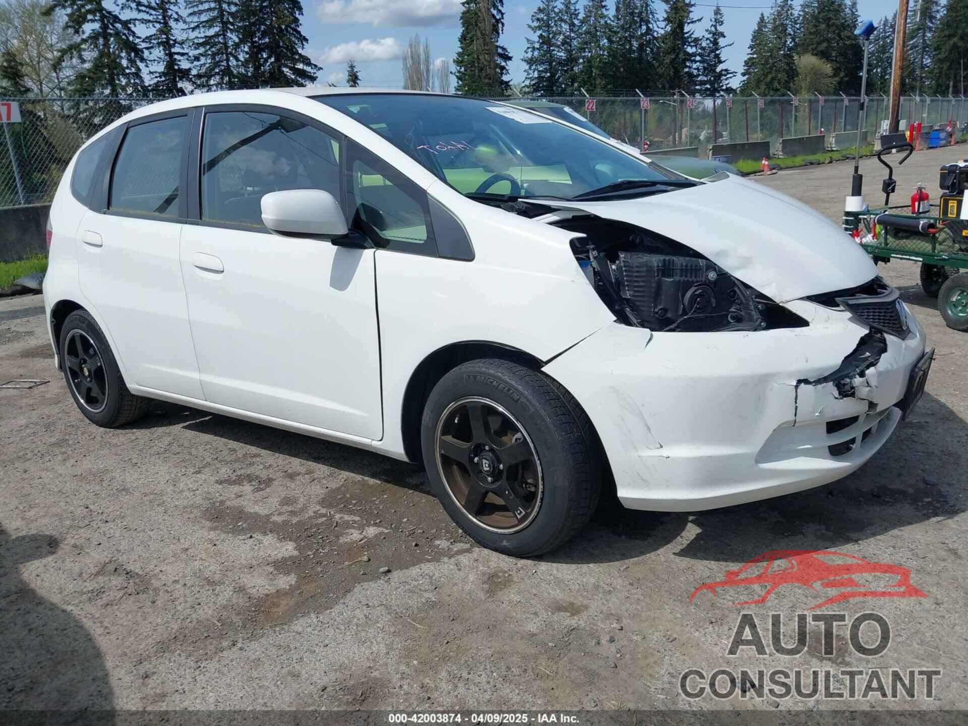 HONDA FIT 2013 - JHMGE8H33DC056921