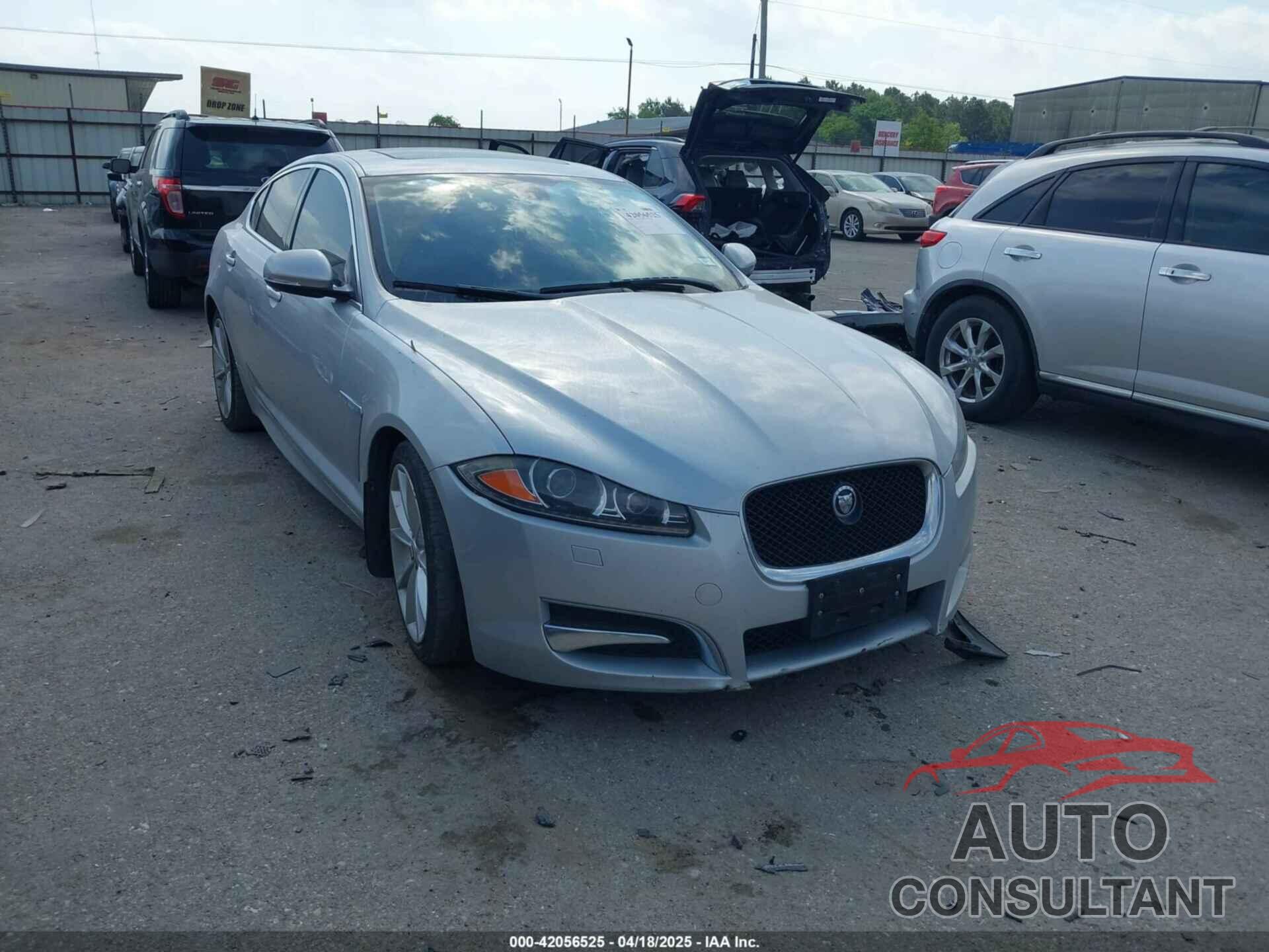 JAGUAR XF 2013 - SAJWA0E70D8S66429