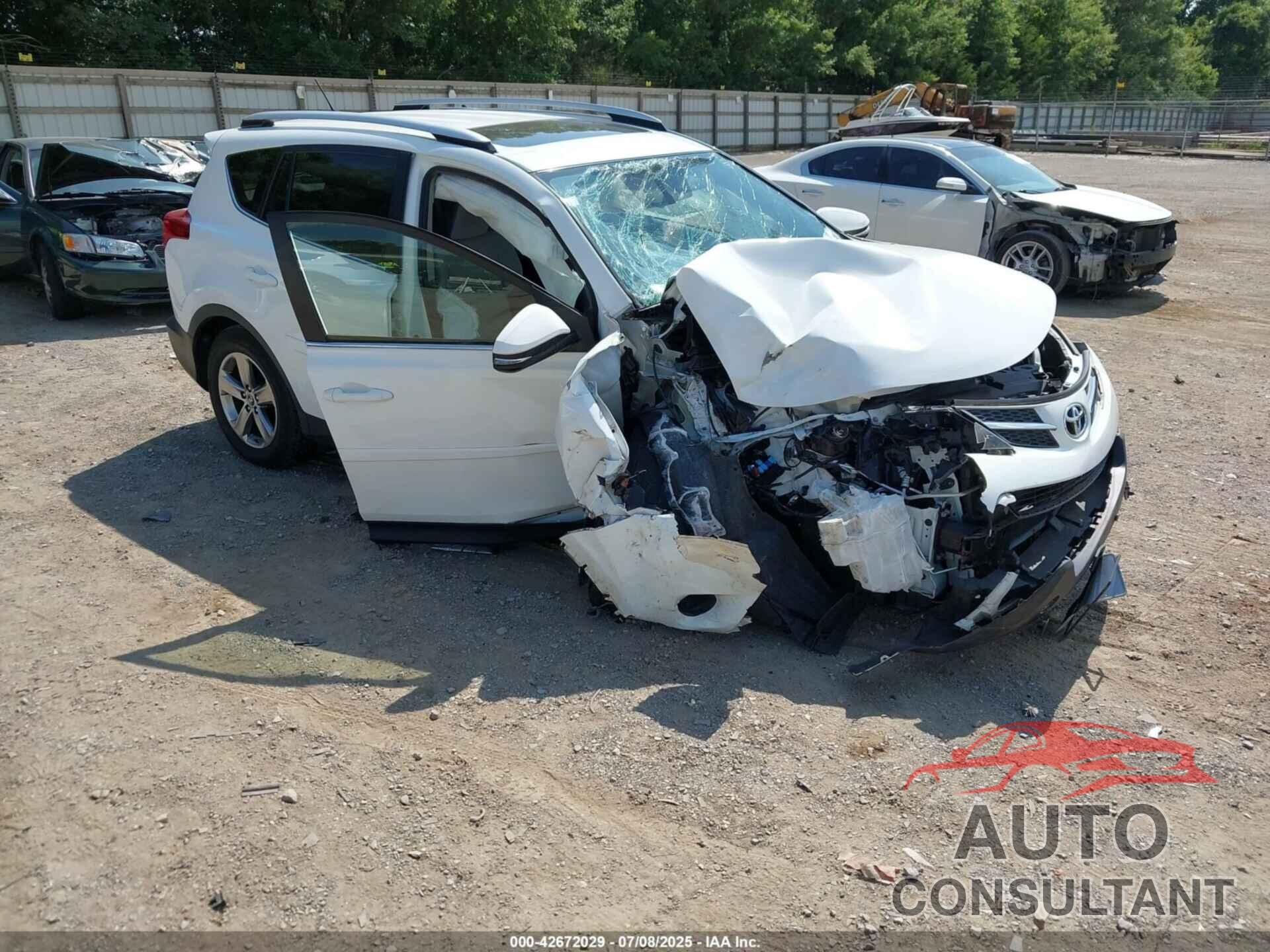 TOYOTA RAV4 2015 - JTMRFREV1FD113598