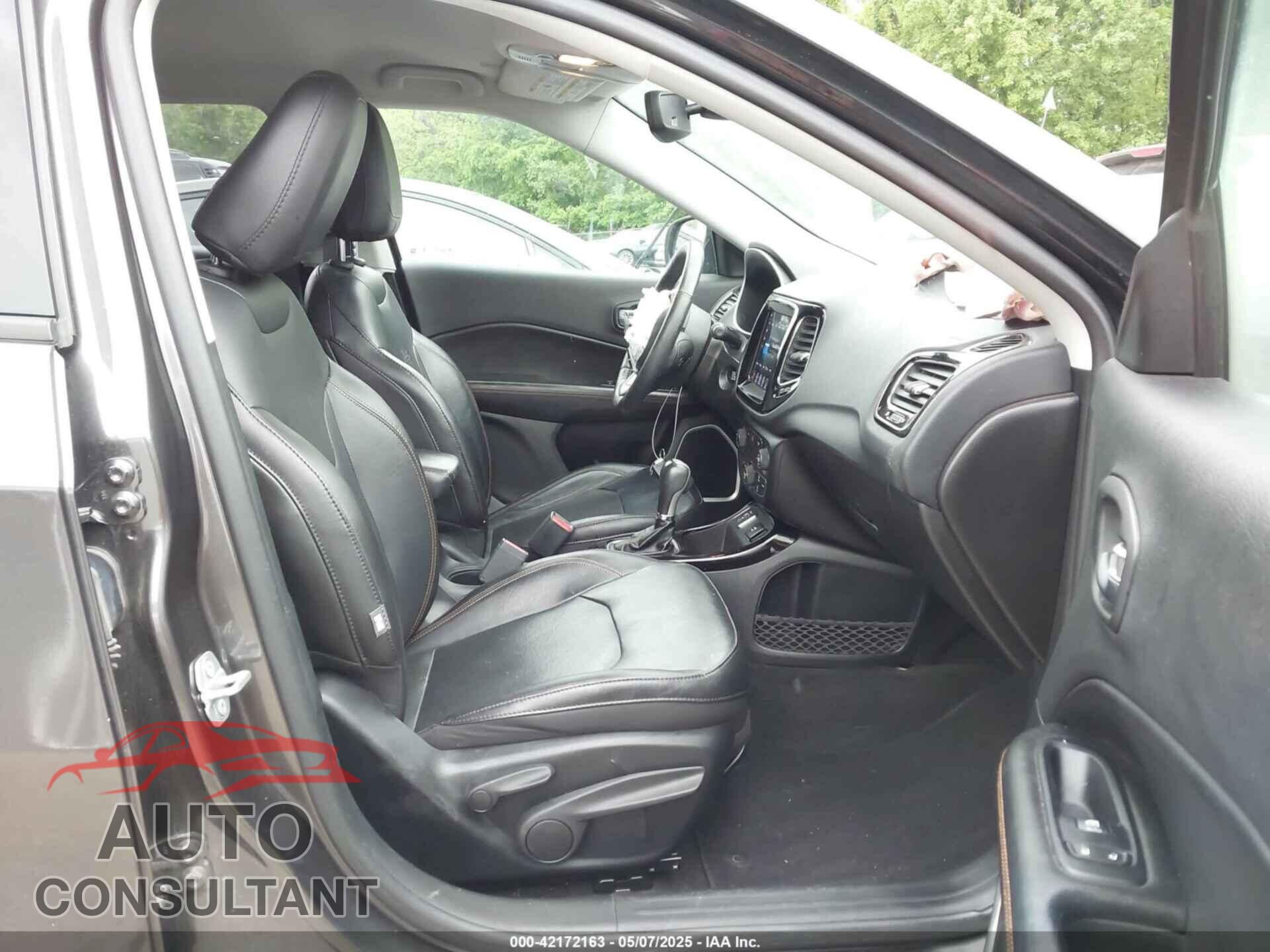 JEEP COMPASS 2019 - 3C4NJCCB7KT777783