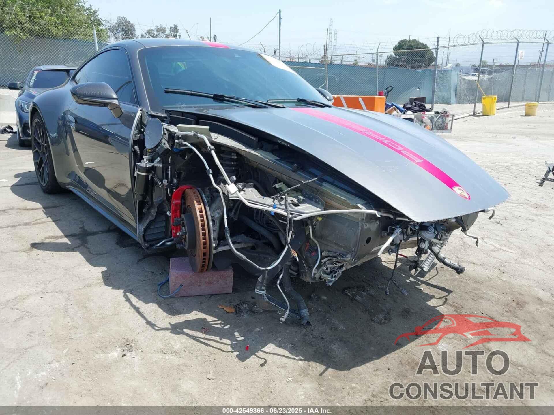 PORSCHE 911 2024 - WP0AB2A99RS221007