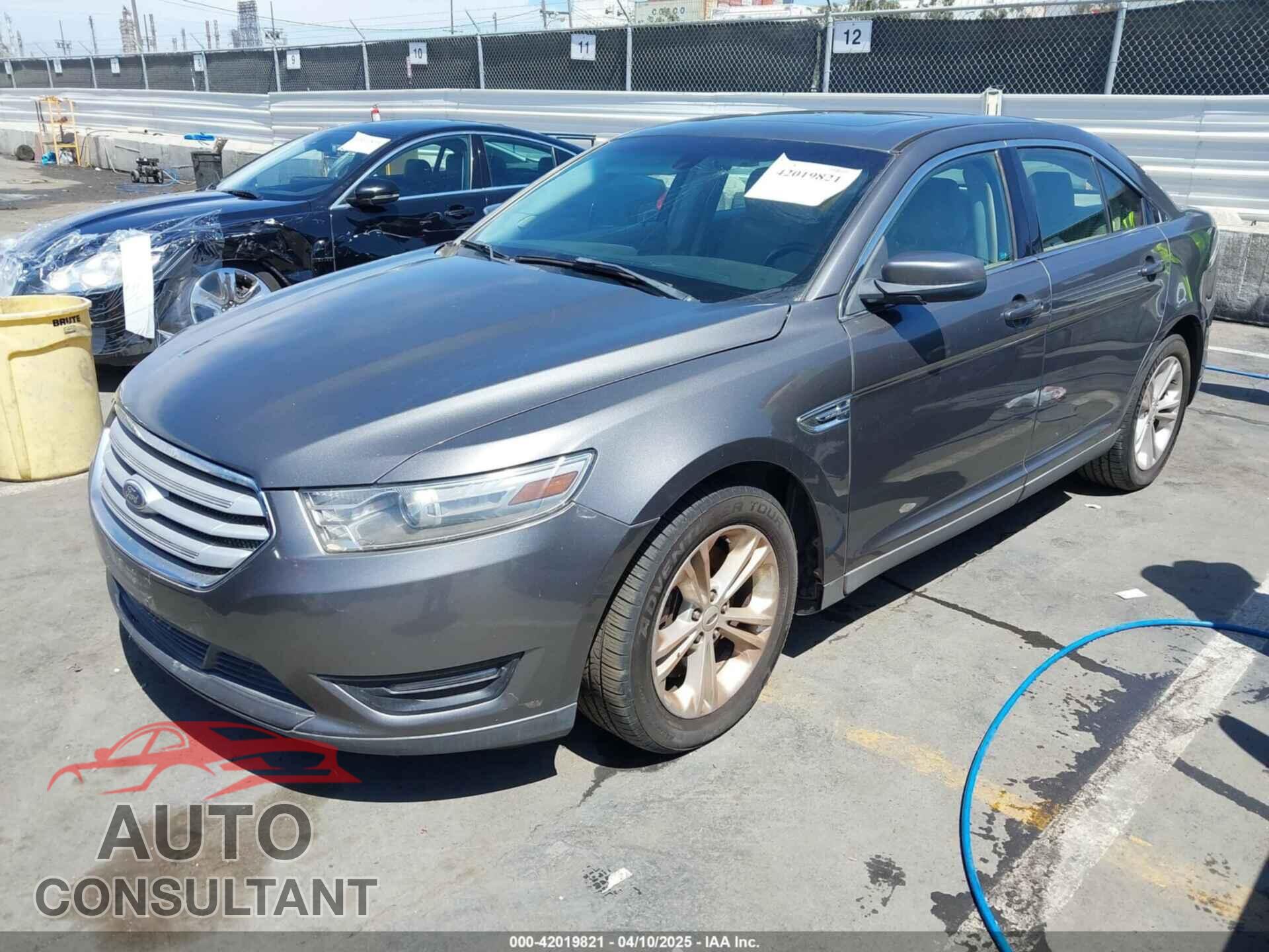 FORD TAURUS 2013 - 1FAHP2E82DG175331