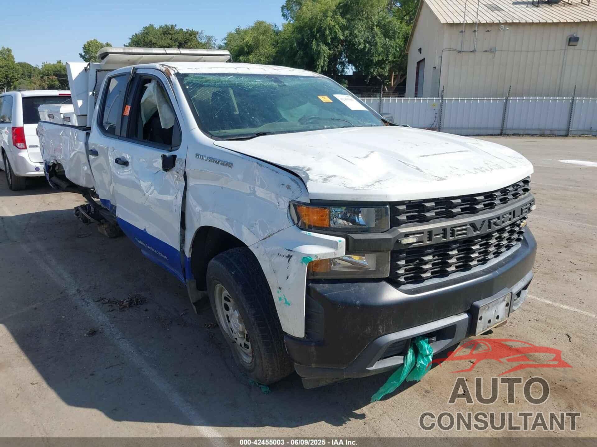 CHEVROLET SILVERADO 1500 2019 - 1GCRYAEF7KZ210418