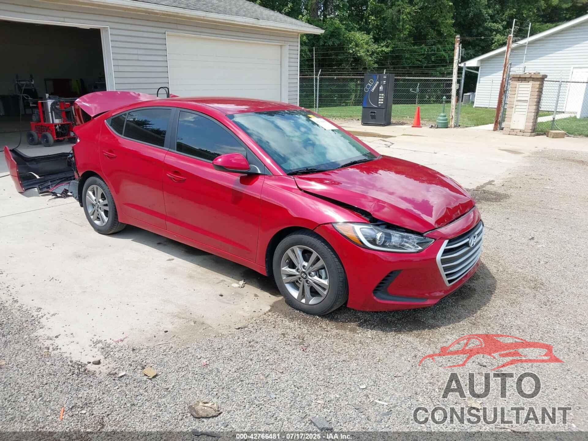 HYUNDAI ELANTRA 2018 - KMHD84LF8JU612082