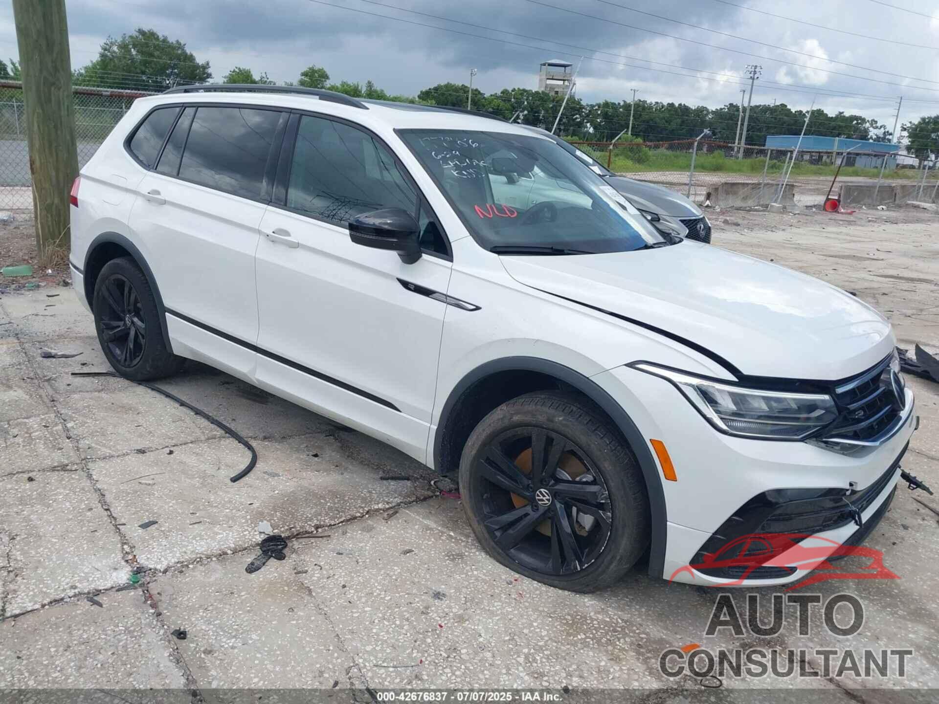 VOLKSWAGEN TIGUAN 2023 - 3VVCB7AX0PM126184