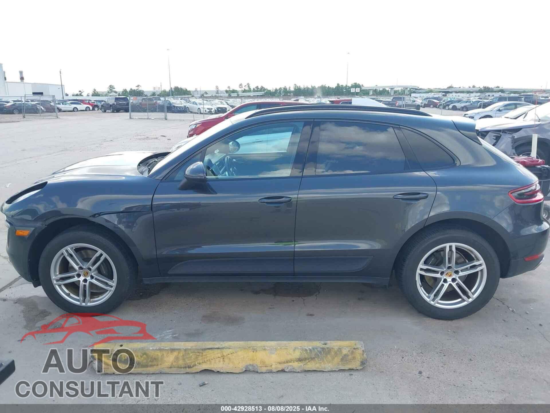 PORSCHE MACAN 2017 - WP1AA2A59HLB04132