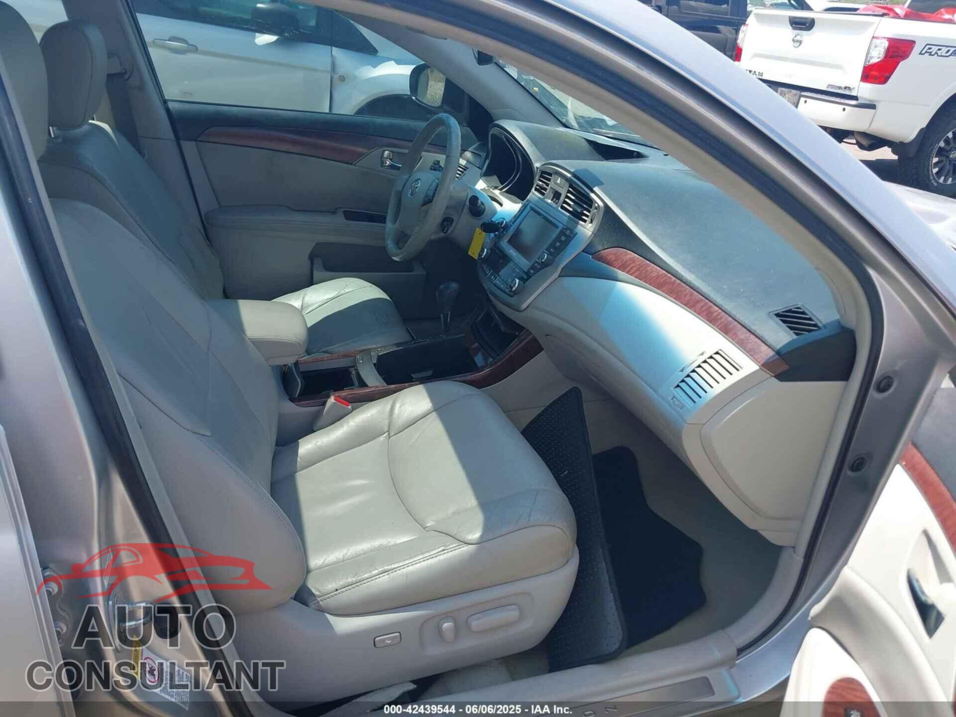 TOYOTA AVALON 2011 - 4T1BK3DB2BU377839