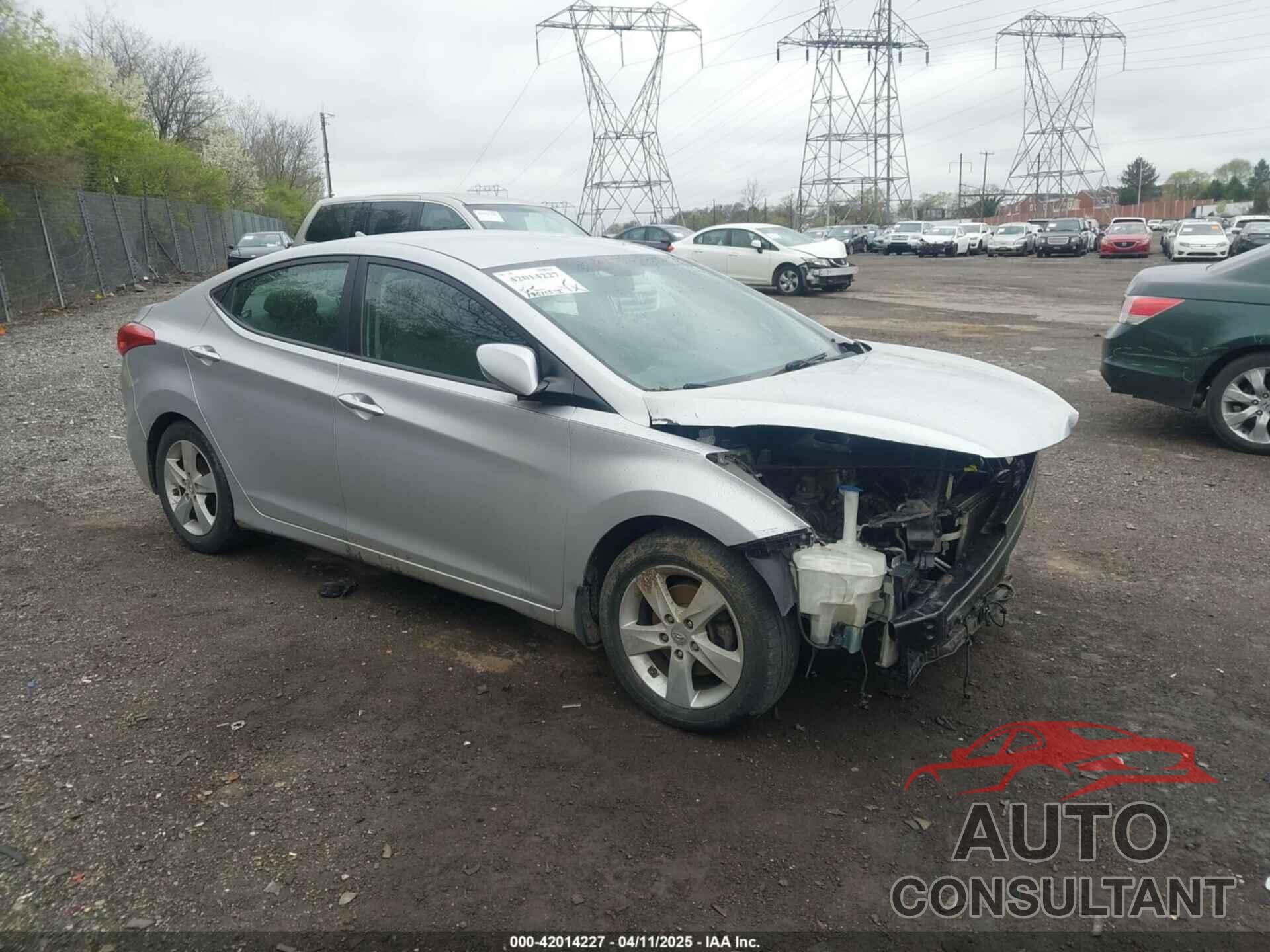 HYUNDAI ELANTRA 2013 - KMHDH4AE3DU548080