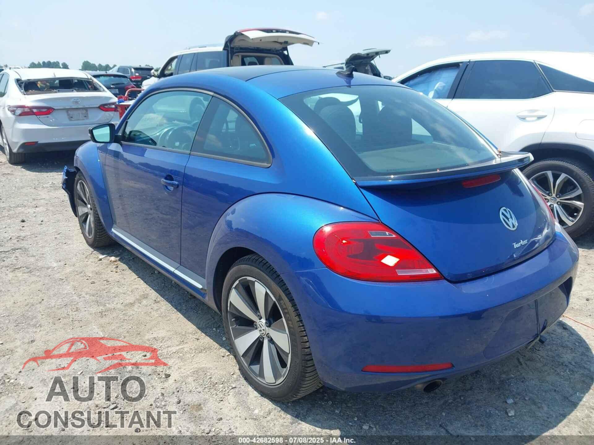 VOLKSWAGEN BEETLE 2013 - 3VWVA7AT5DM618726