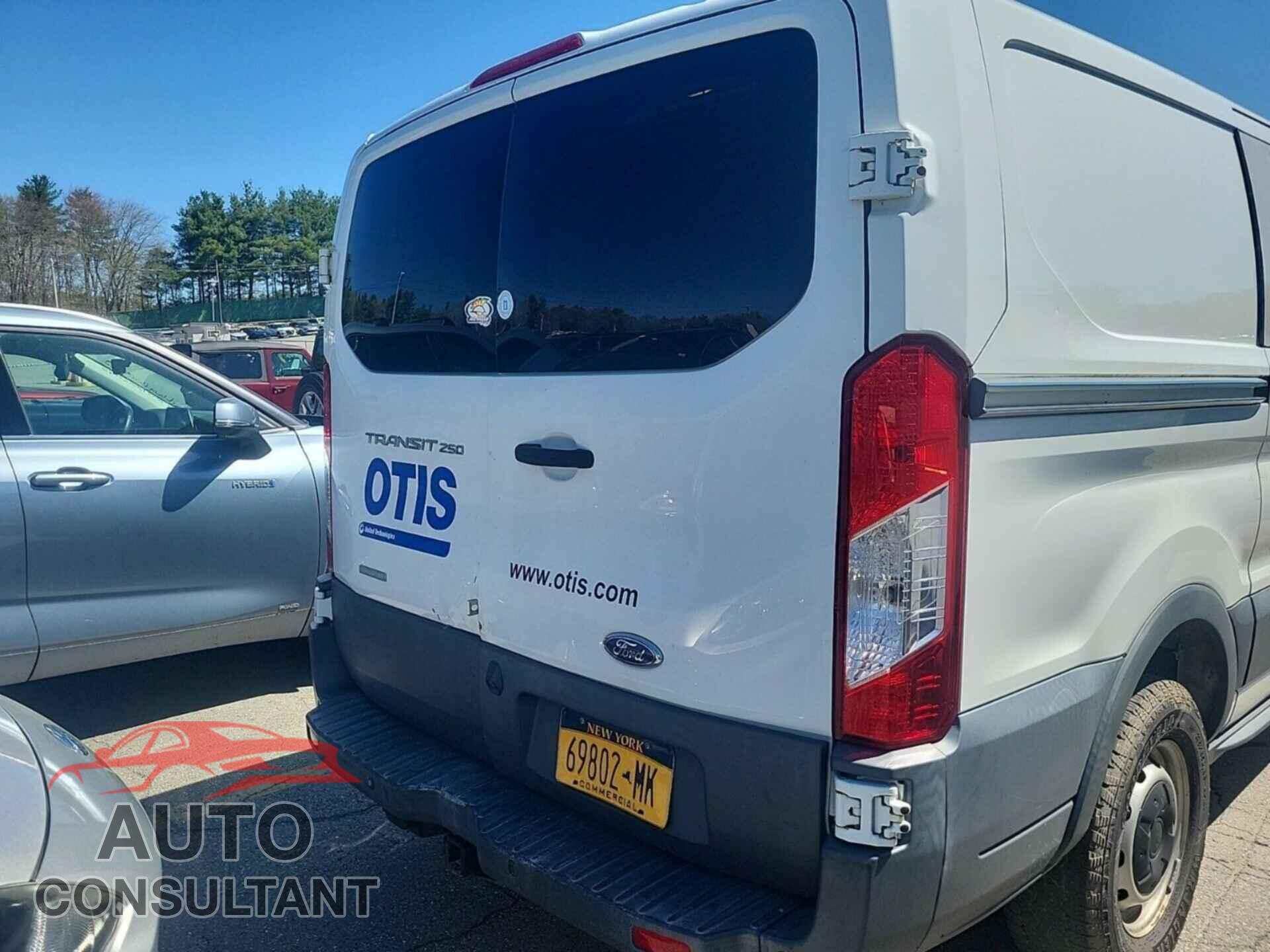 FORD TRANSIT 2016 - 1FTYR1YG2GKA80805