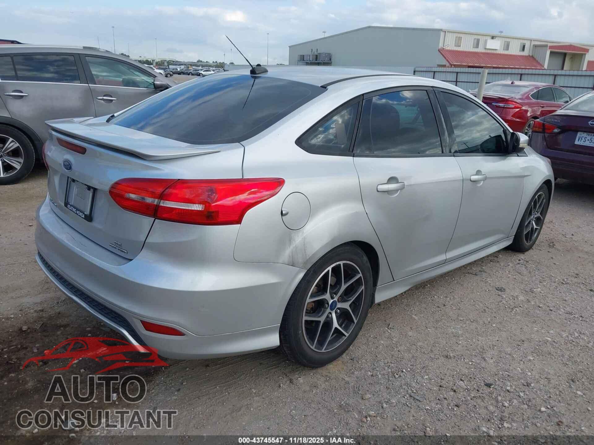 FORD FOCUS 2015 - 1FADP3F25FL259622