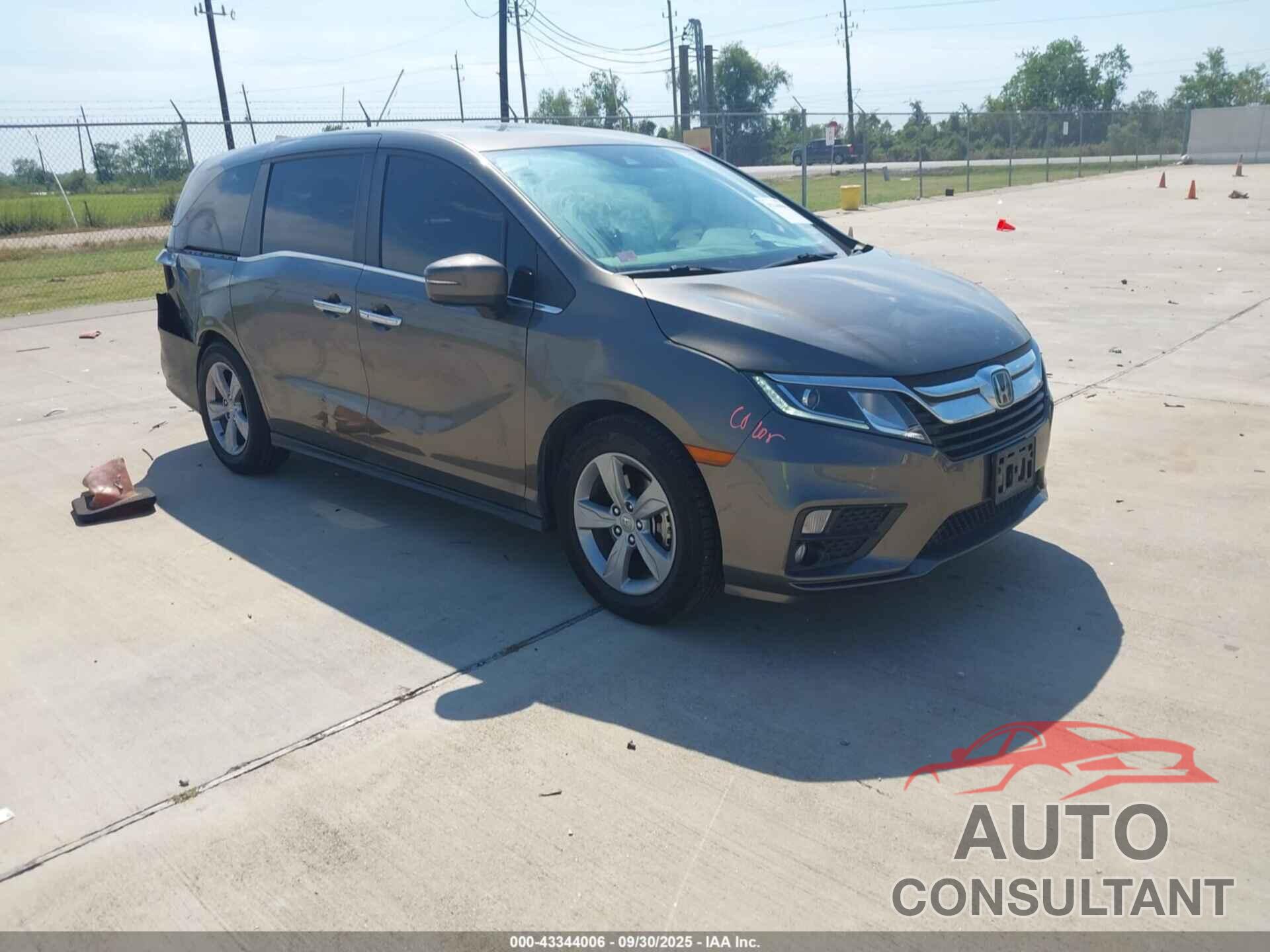 HONDA ODYSSEY 2018 - 5FNRL6H75JB036918
