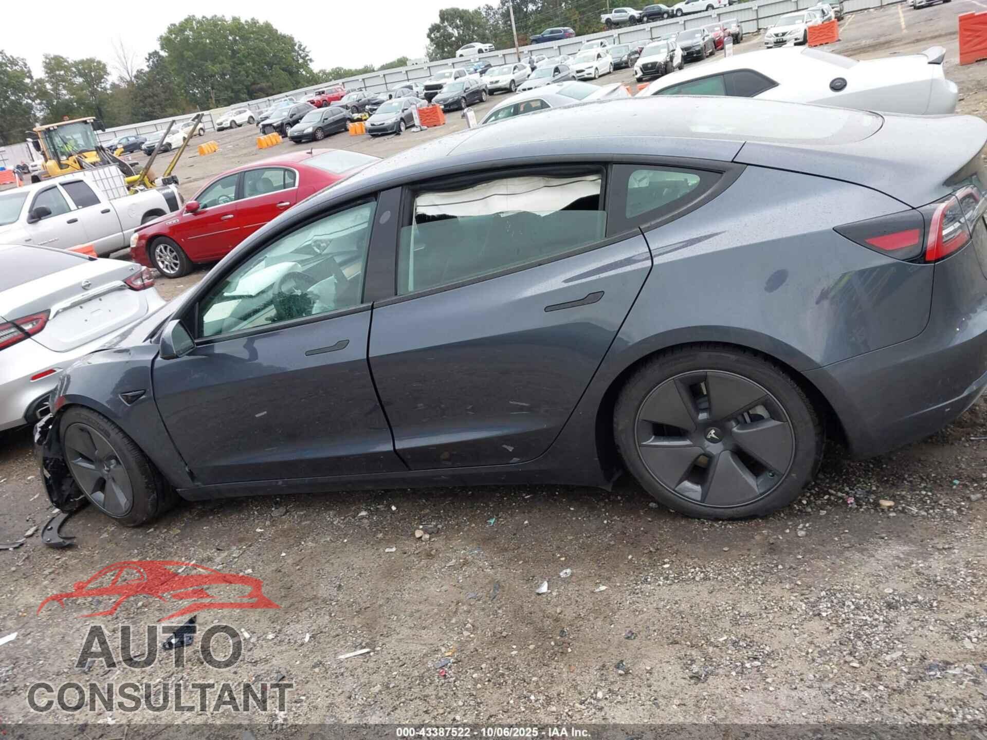 TESLA MODEL 3 2023 - 5YJ3E1EA7PF699211